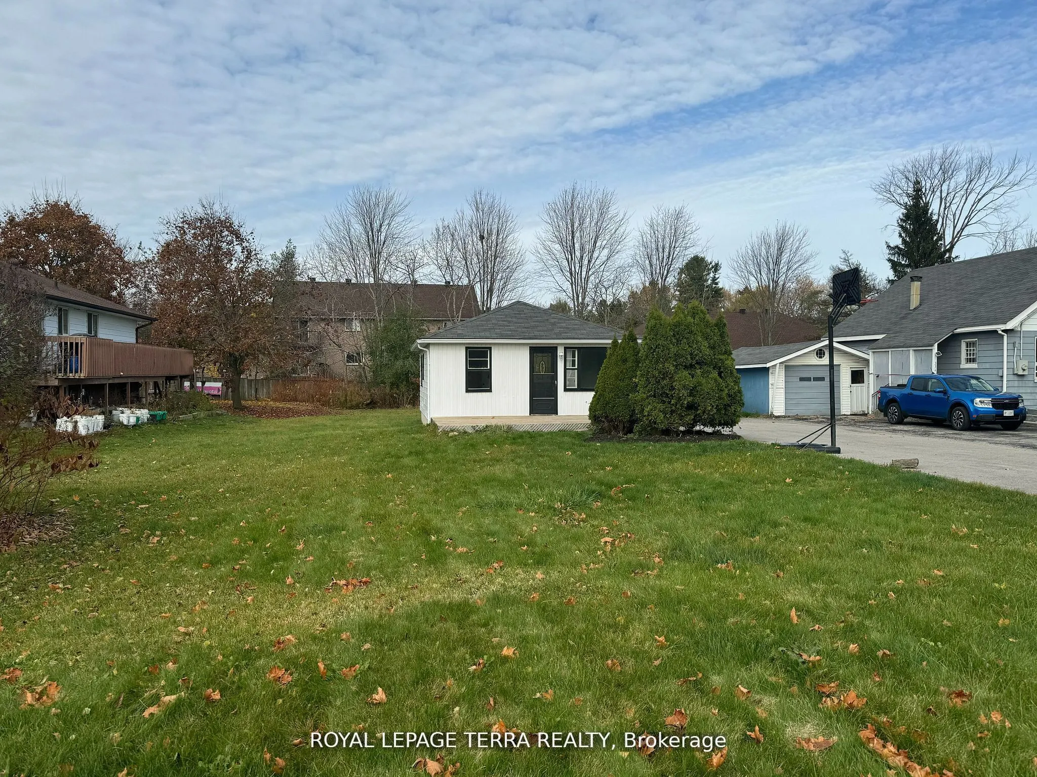 328 Little Avenue