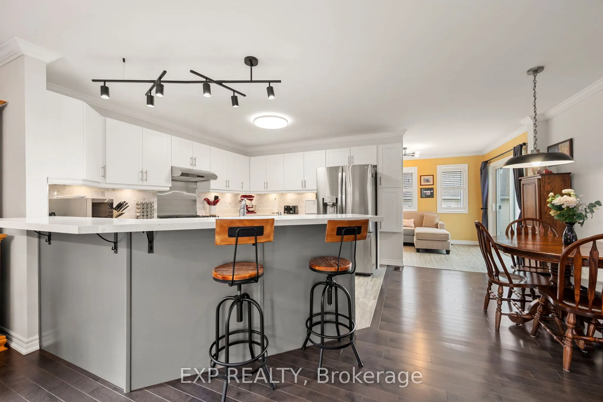 10 Sinclair Crescent