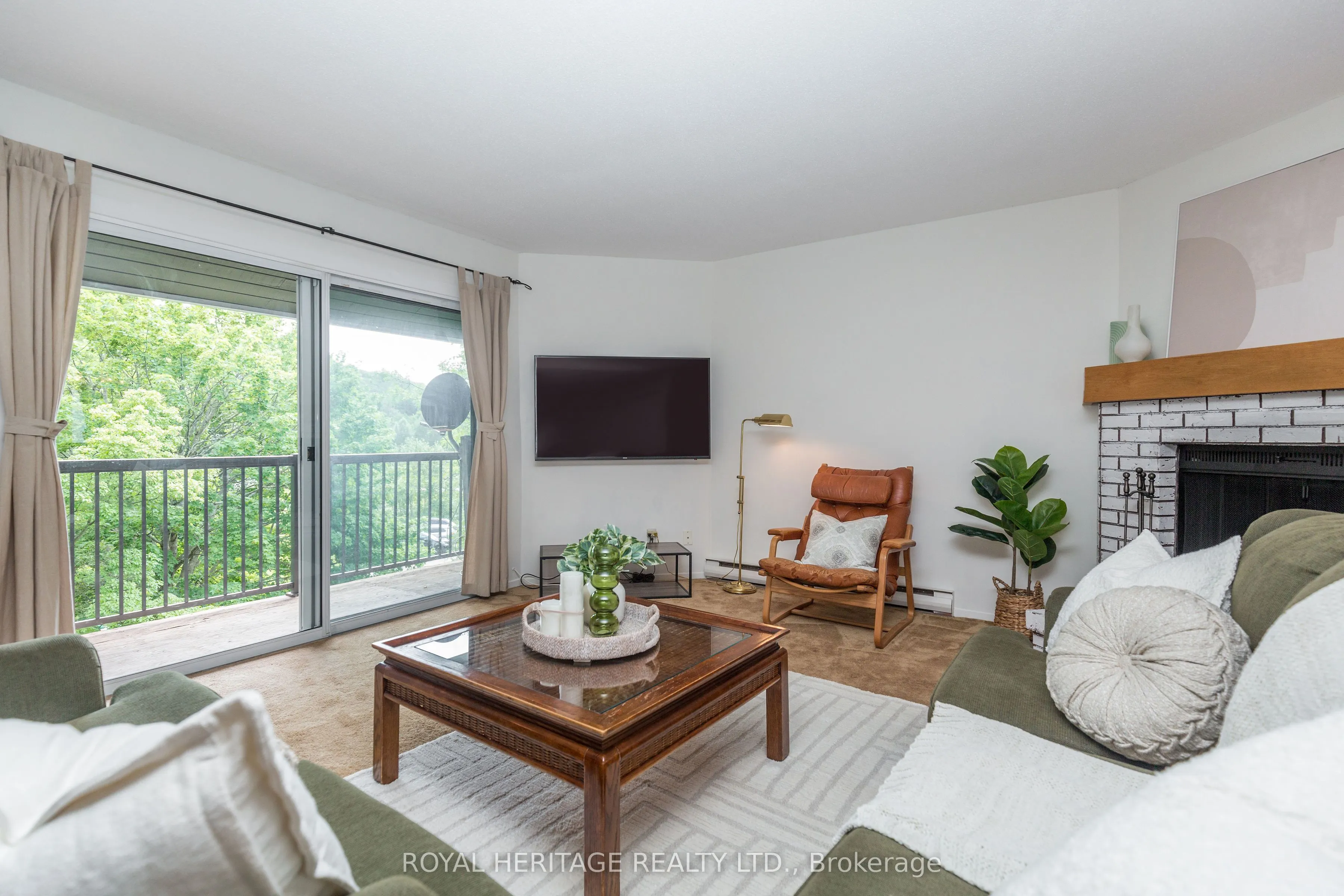 1102 Horseshoe Valley Road W, #311