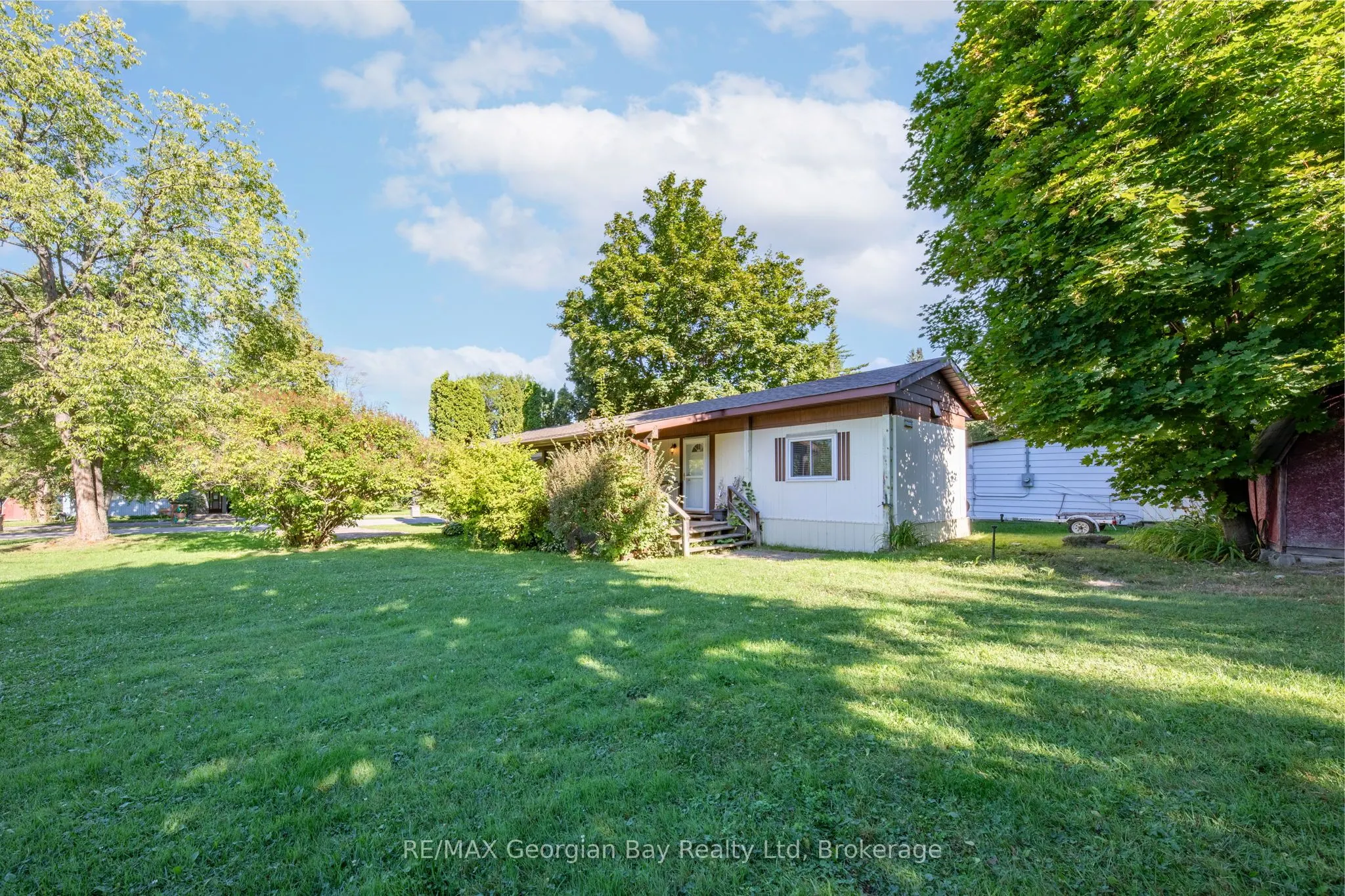 3 Lakeshore Road