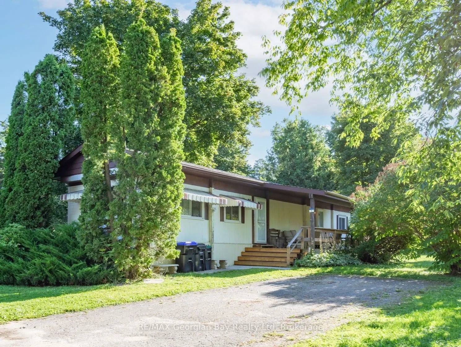 3 Lakeshore Road