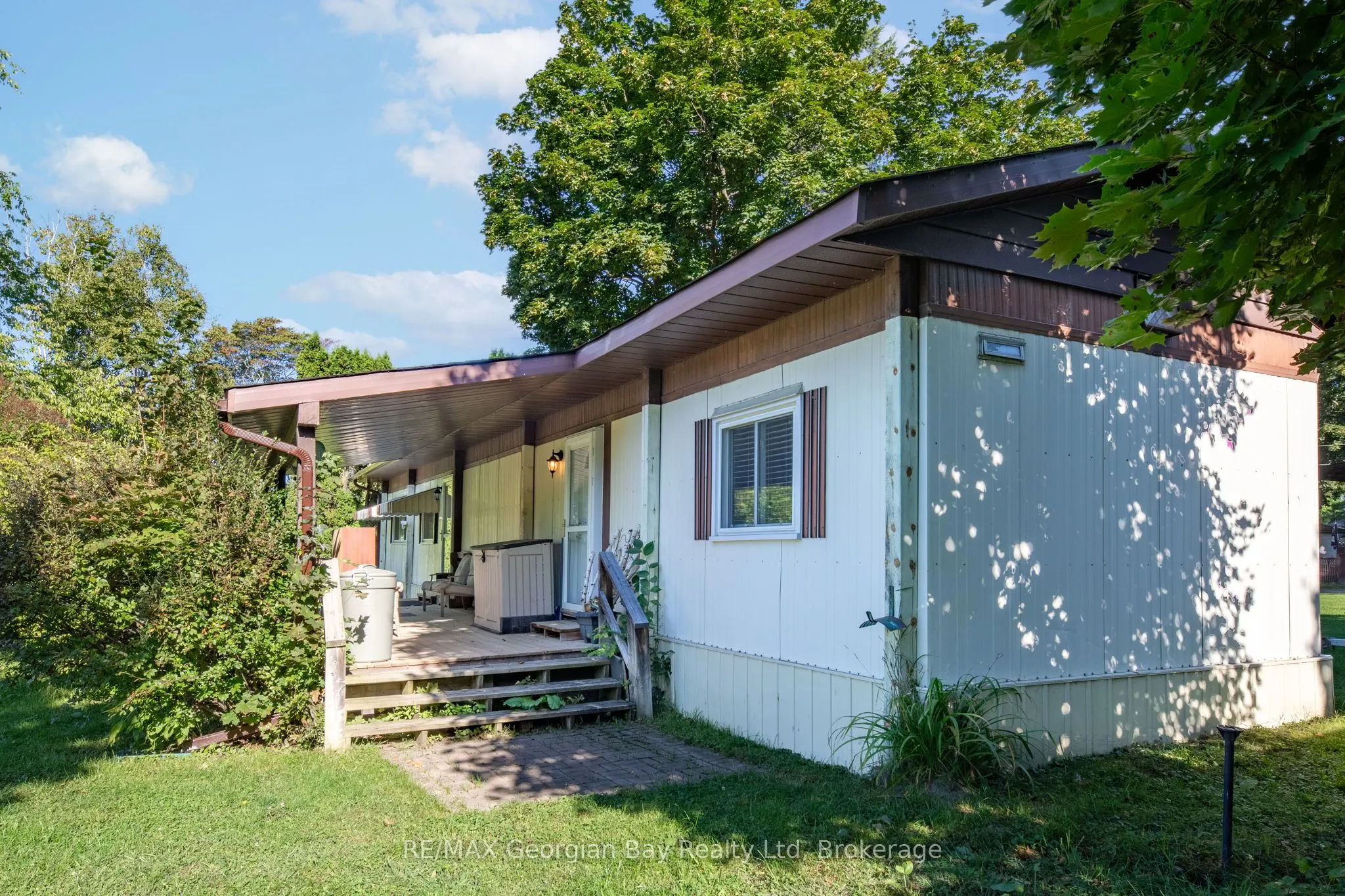 3 Lakeshore Road