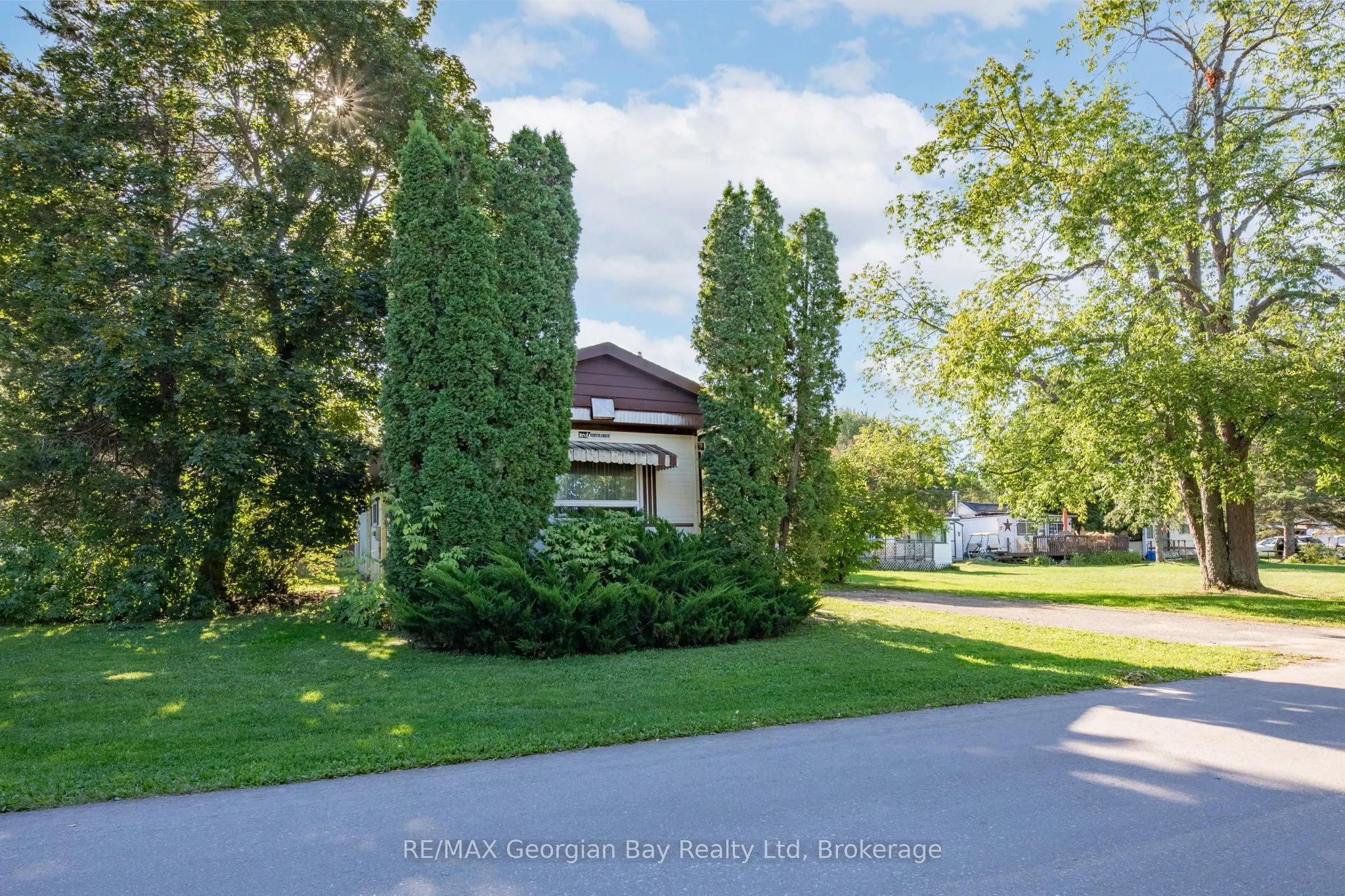 3 Lakeshore Road