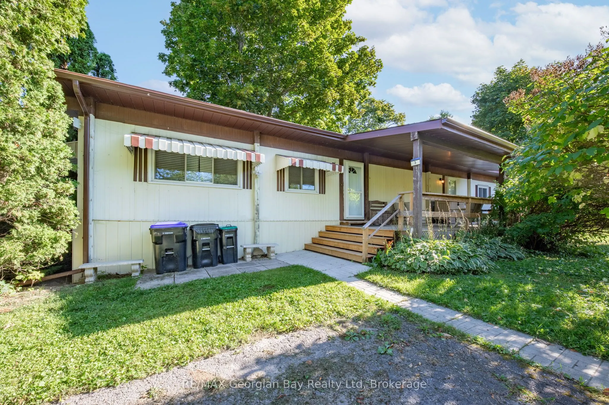3 Lakeshore Road