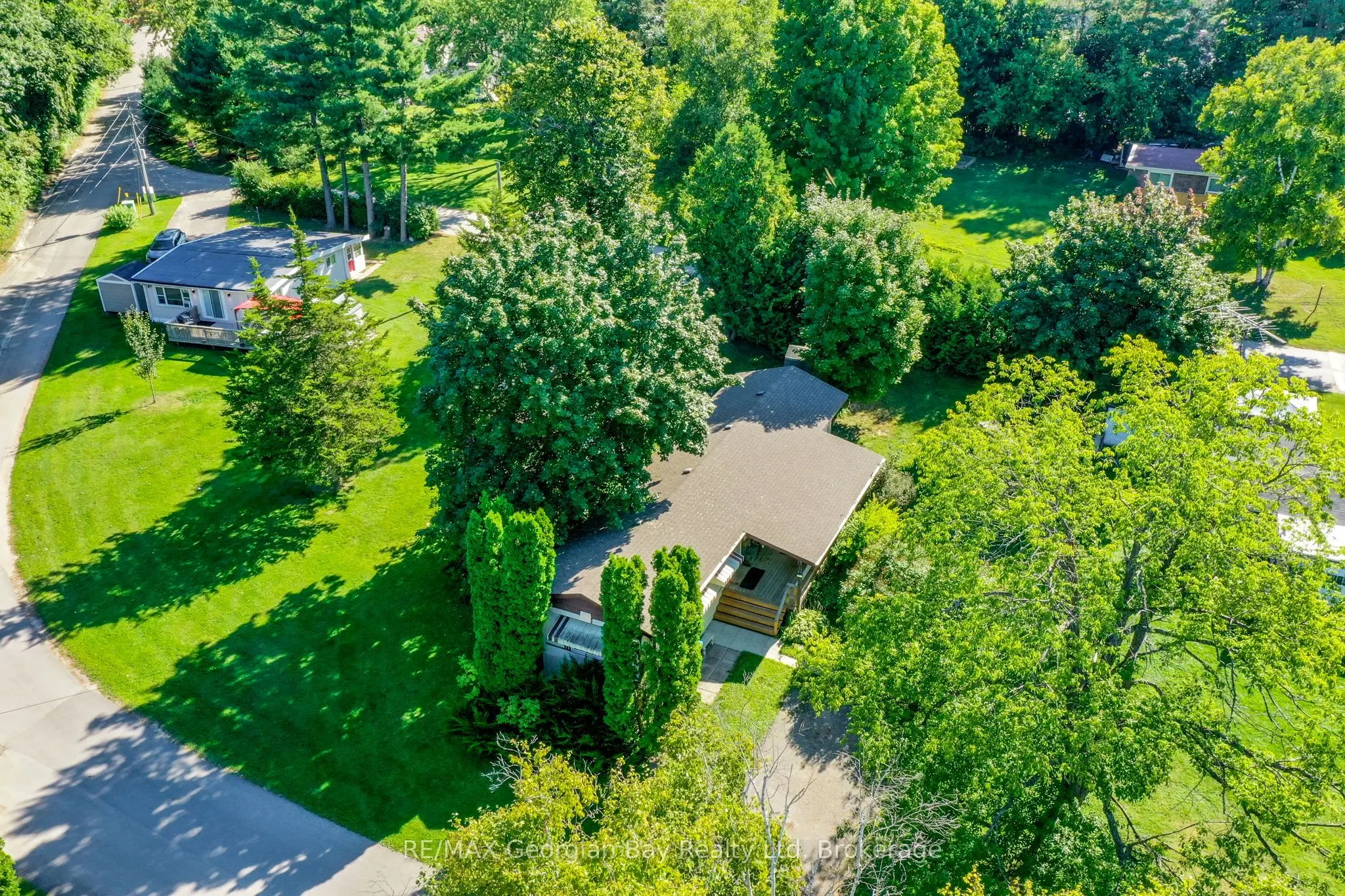 3 Lakeshore Road