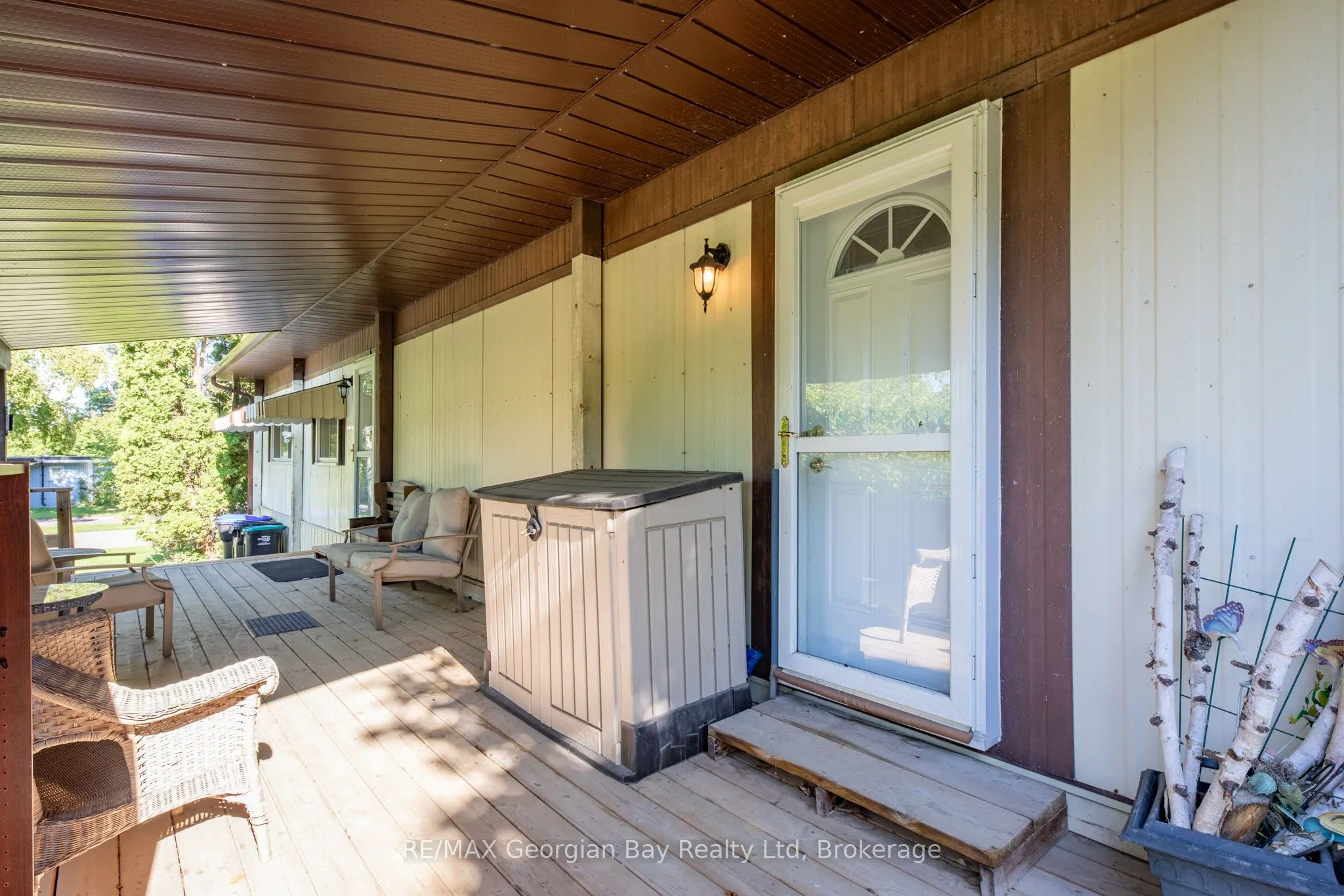 3 Lakeshore Road