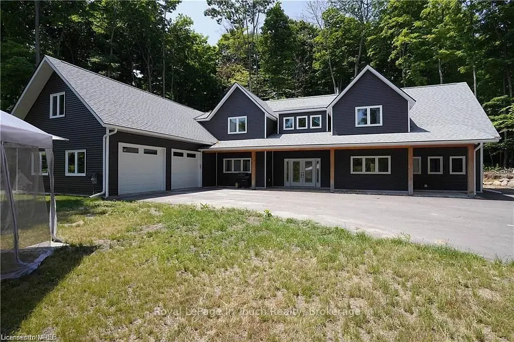 30 Blue Jay Court