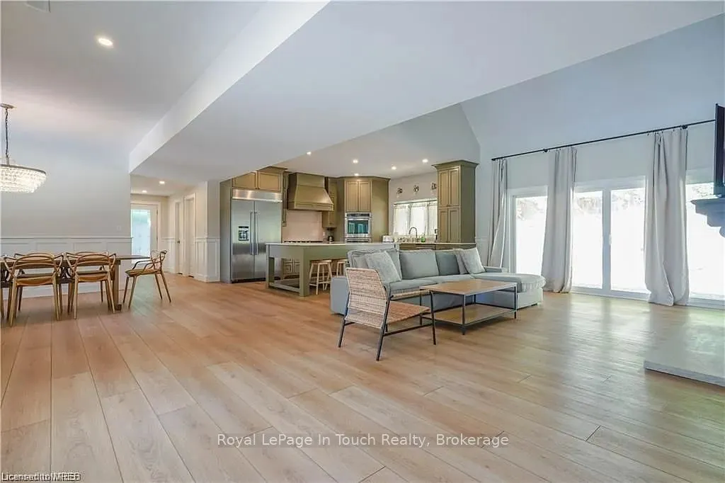 30 Blue Jay Court