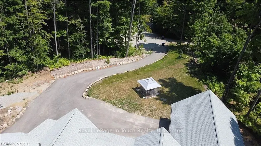 30 Blue Jay Court