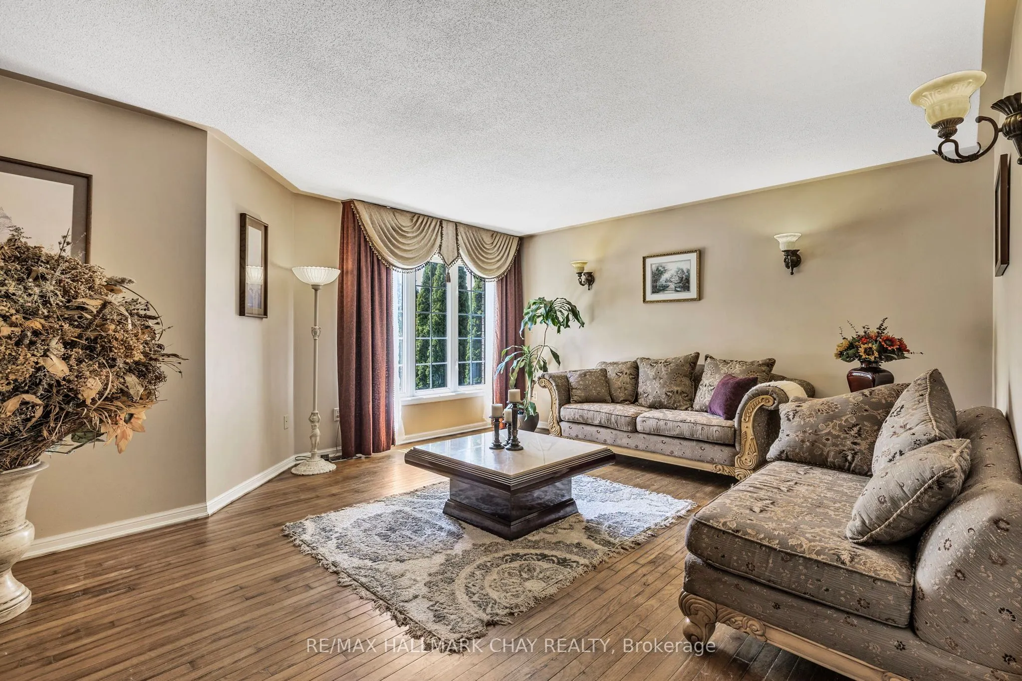 2 Old Hickory Lane