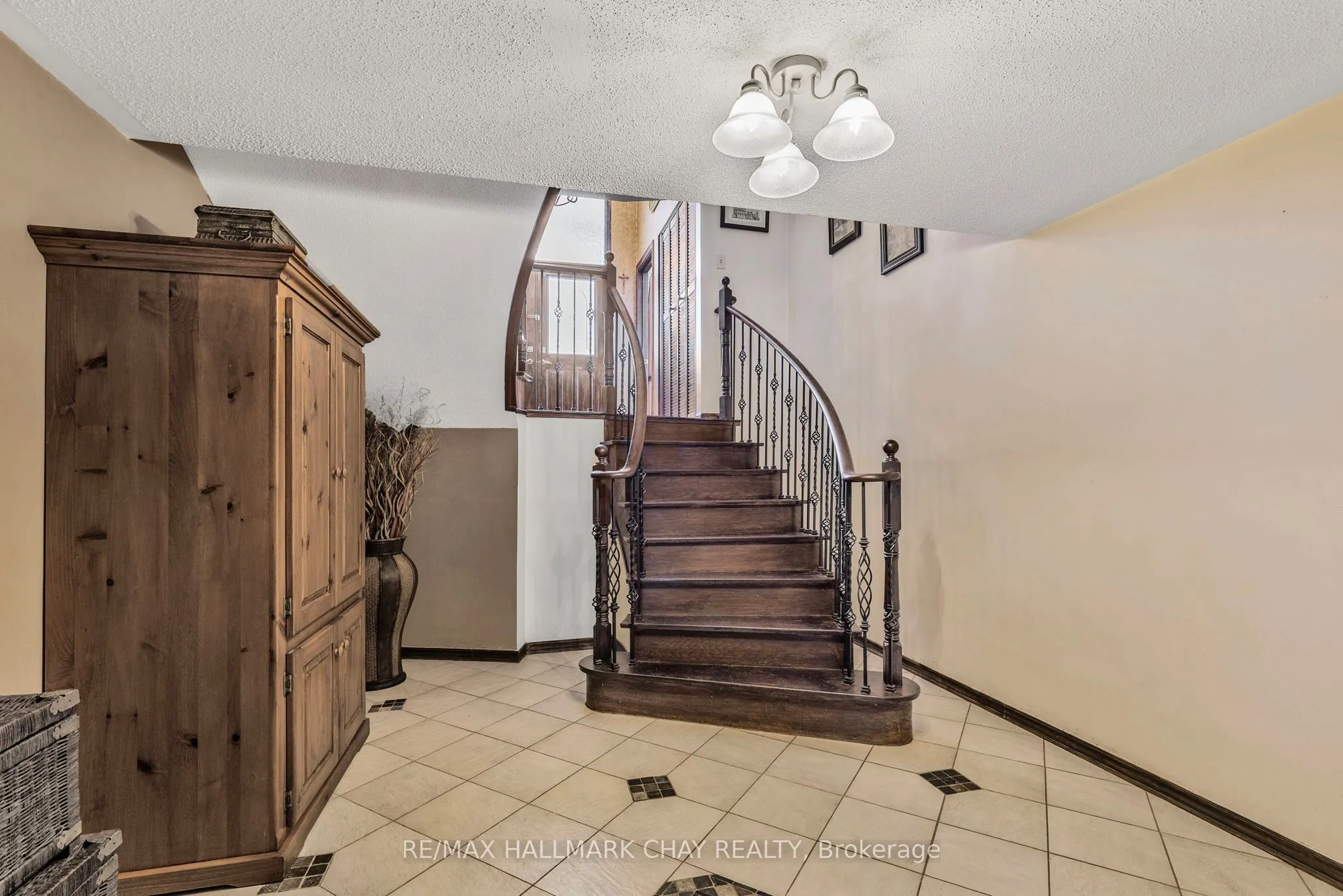 2 Old Hickory Lane