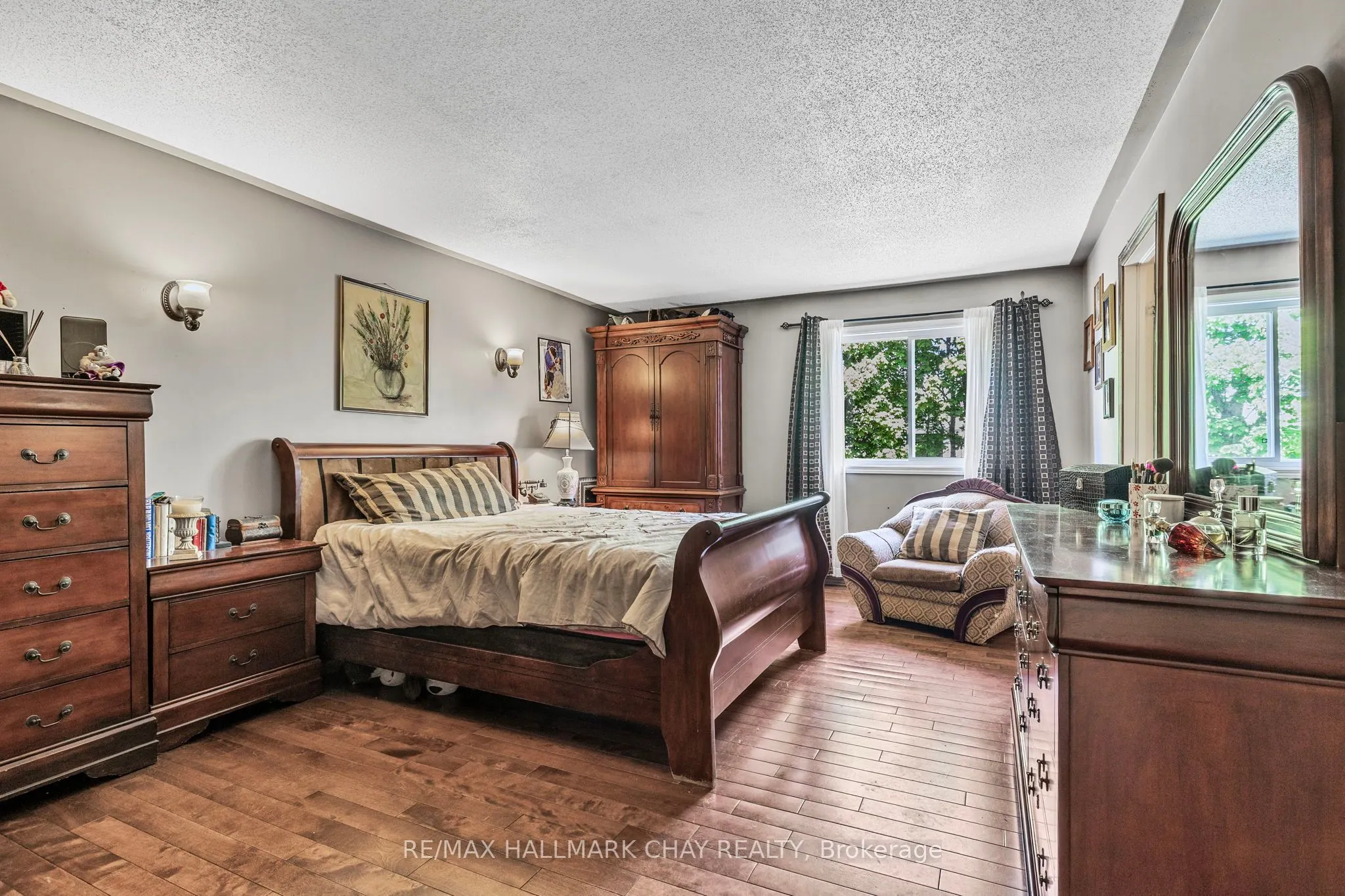 2 Old Hickory Lane