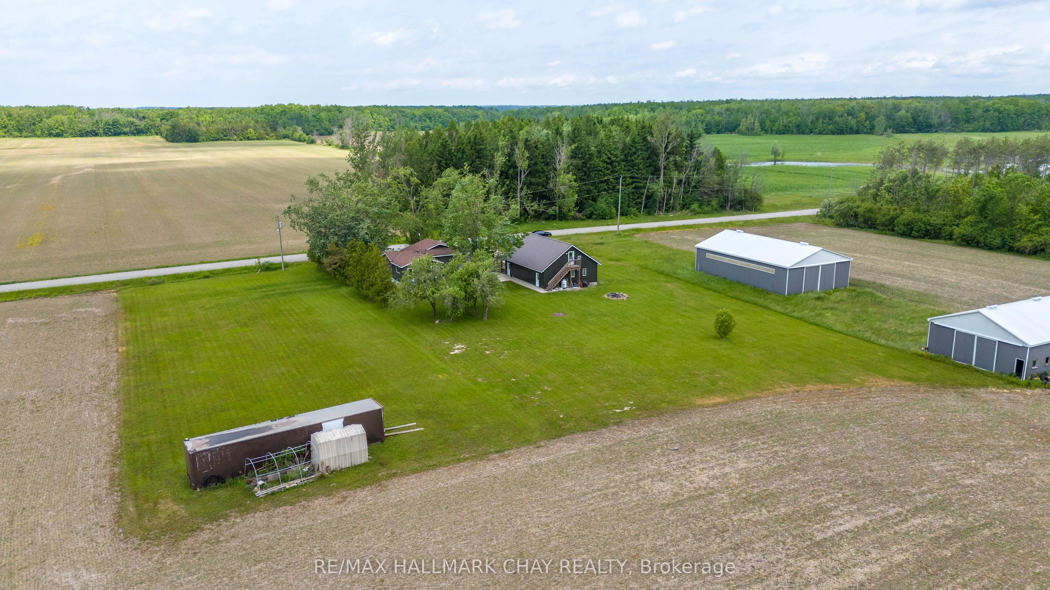 2533 Flos 3 Road W