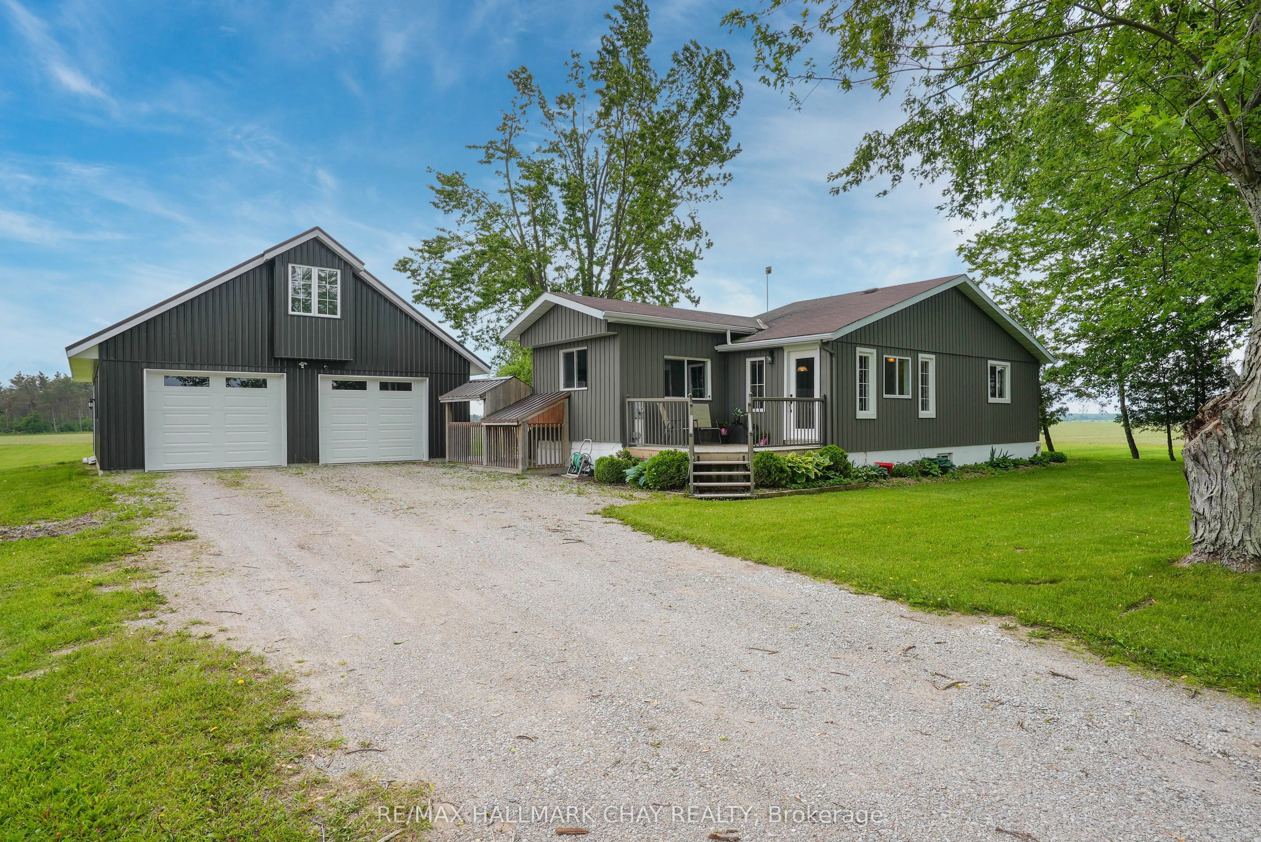 2533 Flos 3 Road W