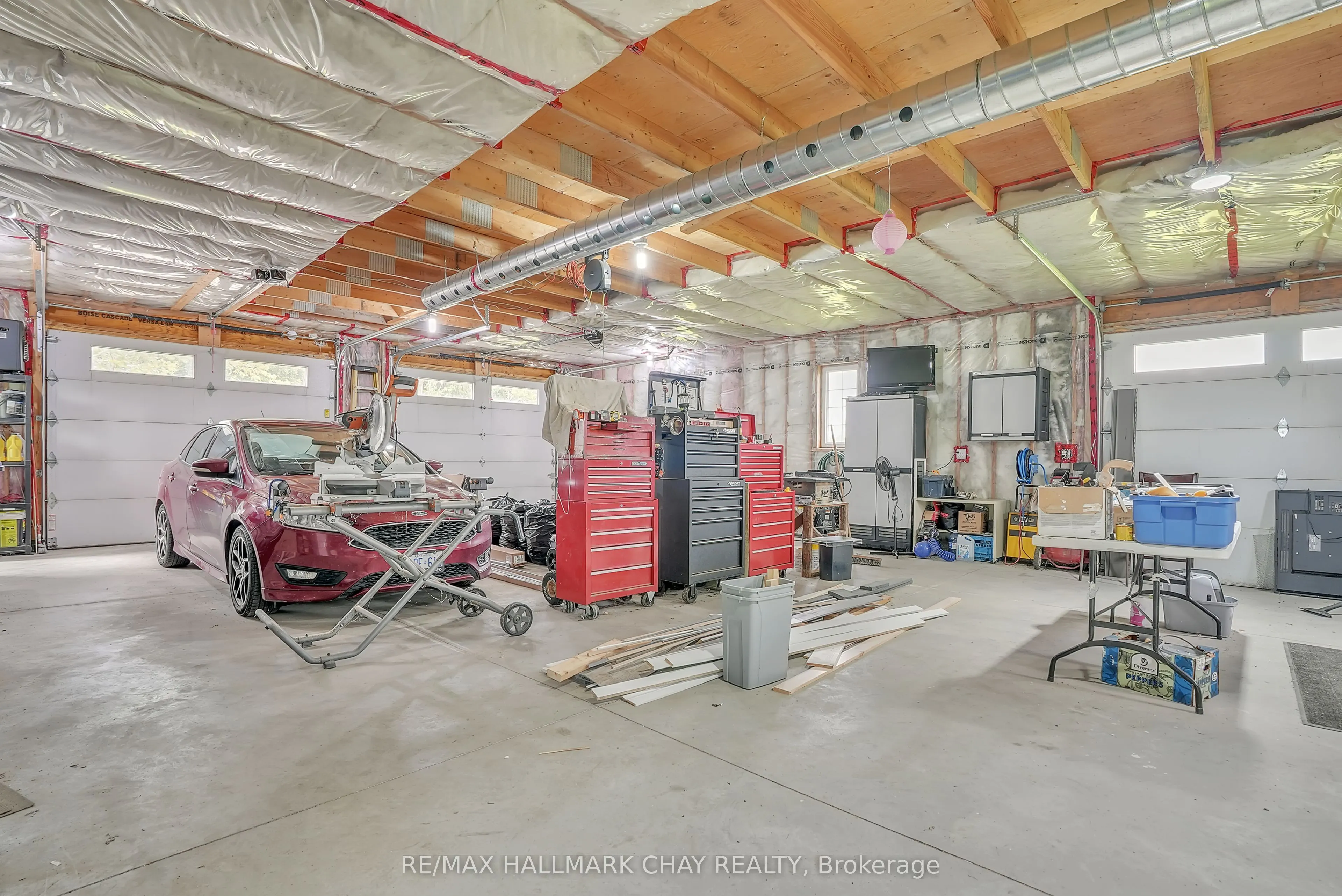 2533 Flos 3 Road W