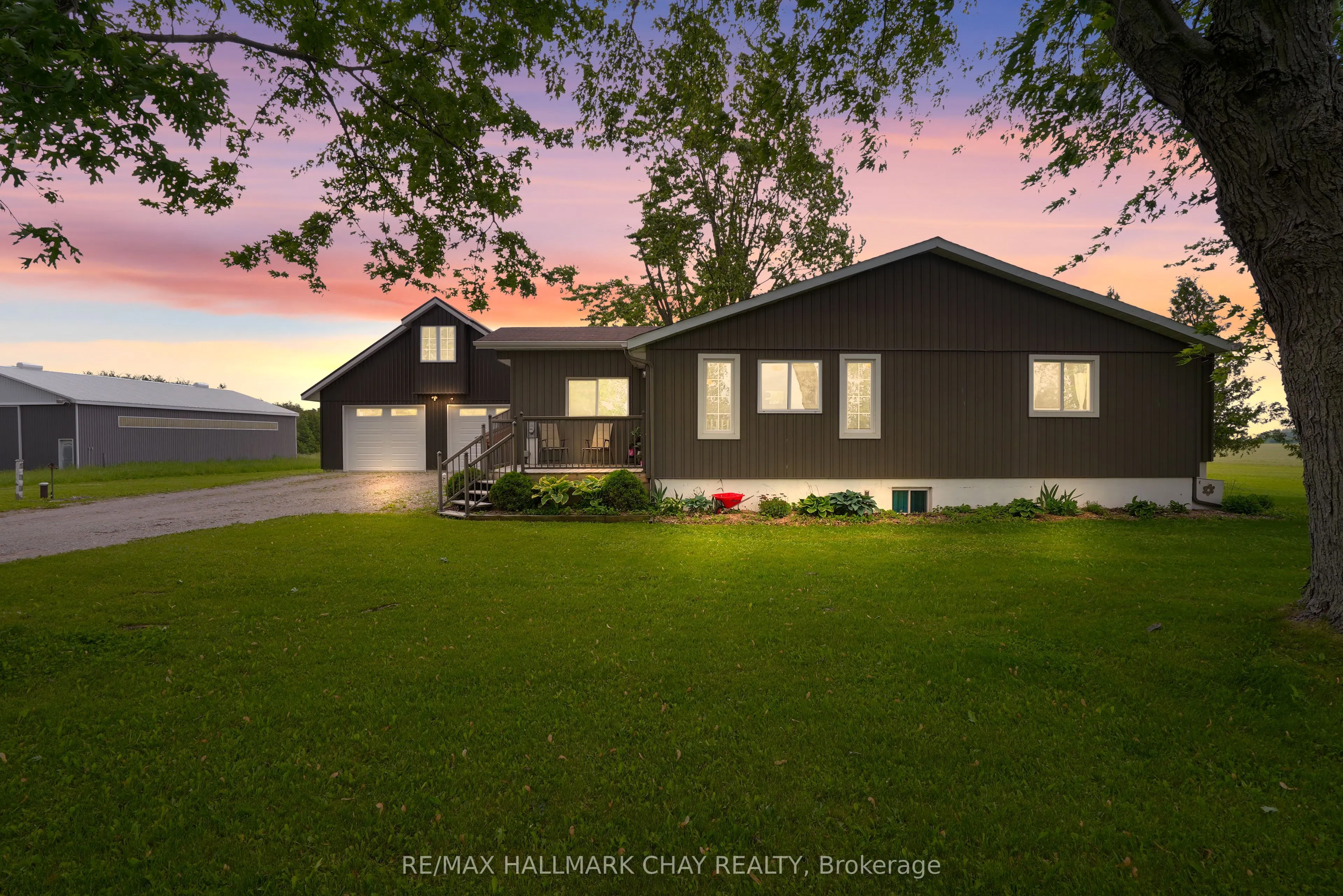2533 Flos 3 Road W