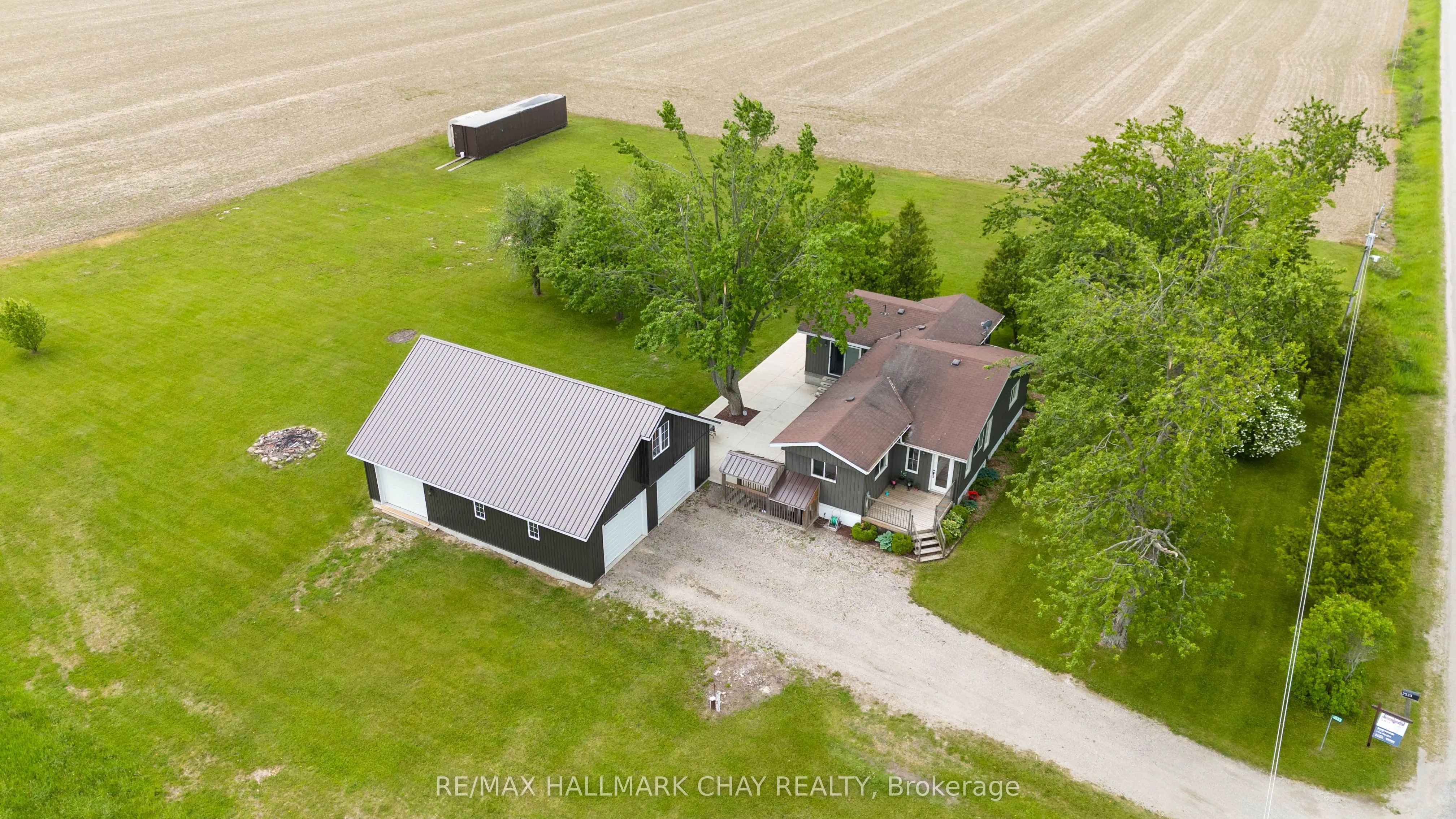 2533 Flos 3 Road W