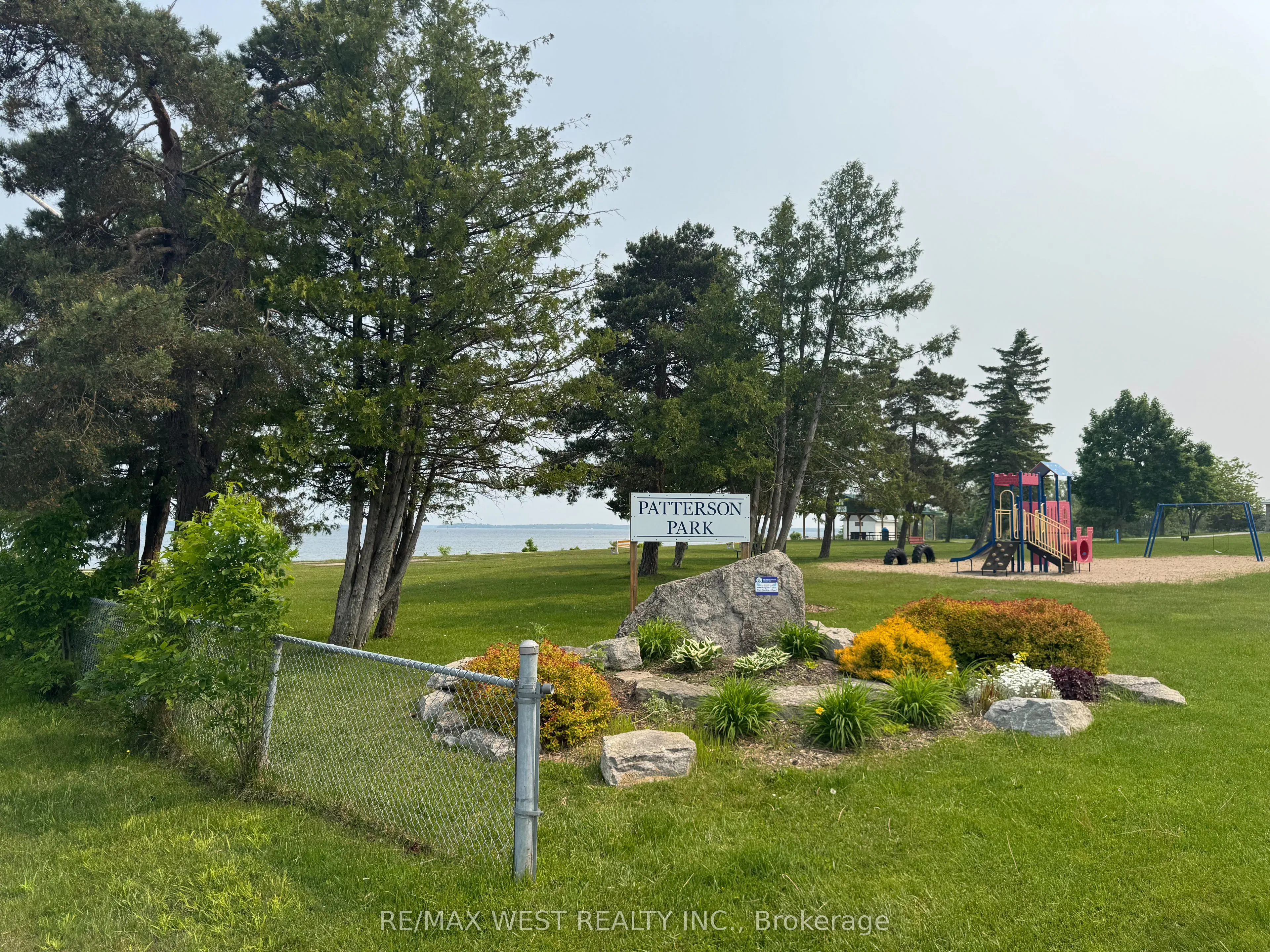 250 Kingfisher Avenue