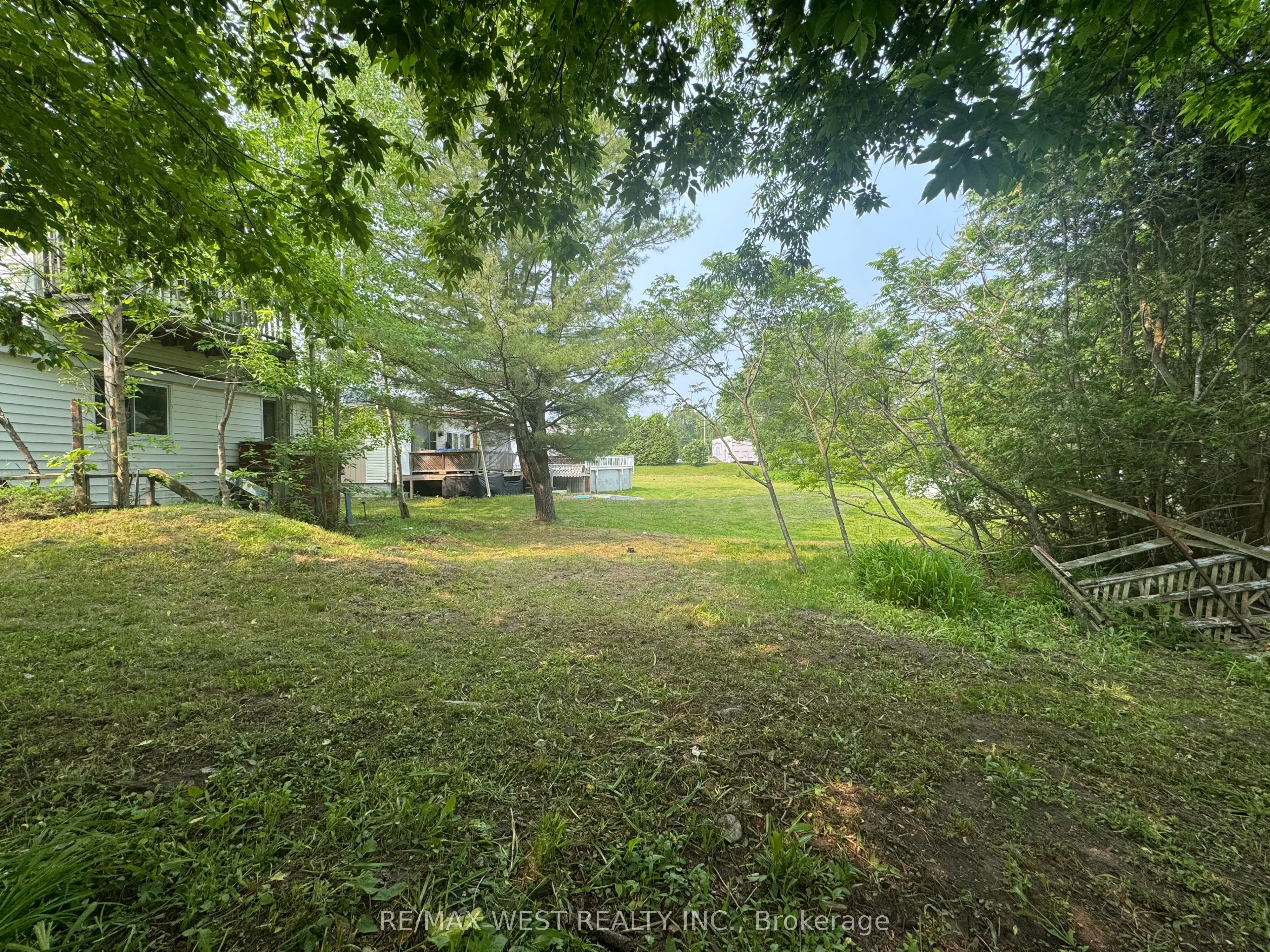 250 Kingfisher Avenue