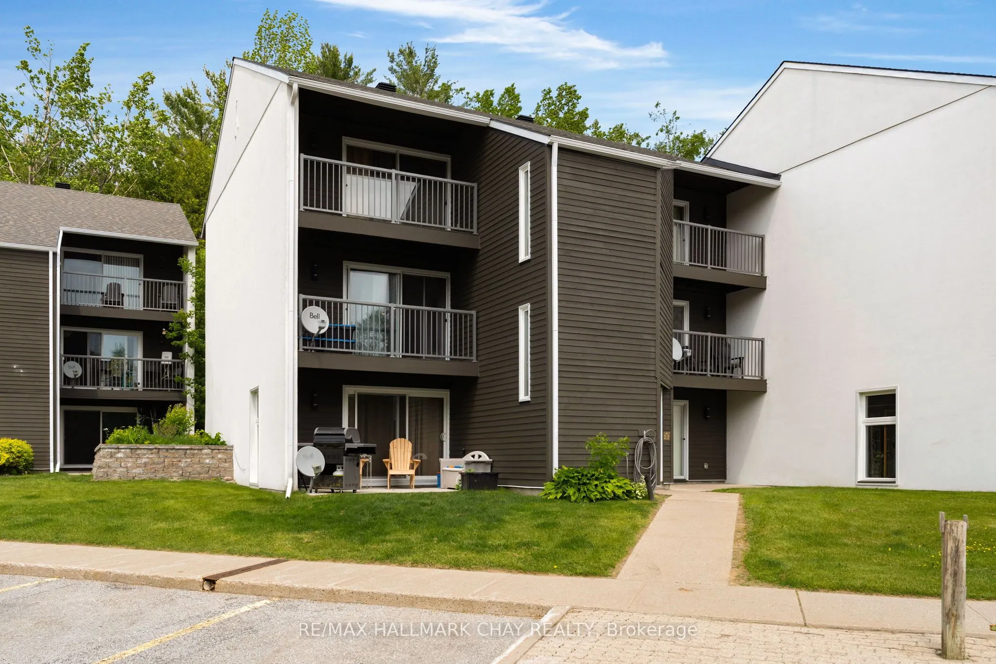 1102 Horseshoe Valley Road W, #216