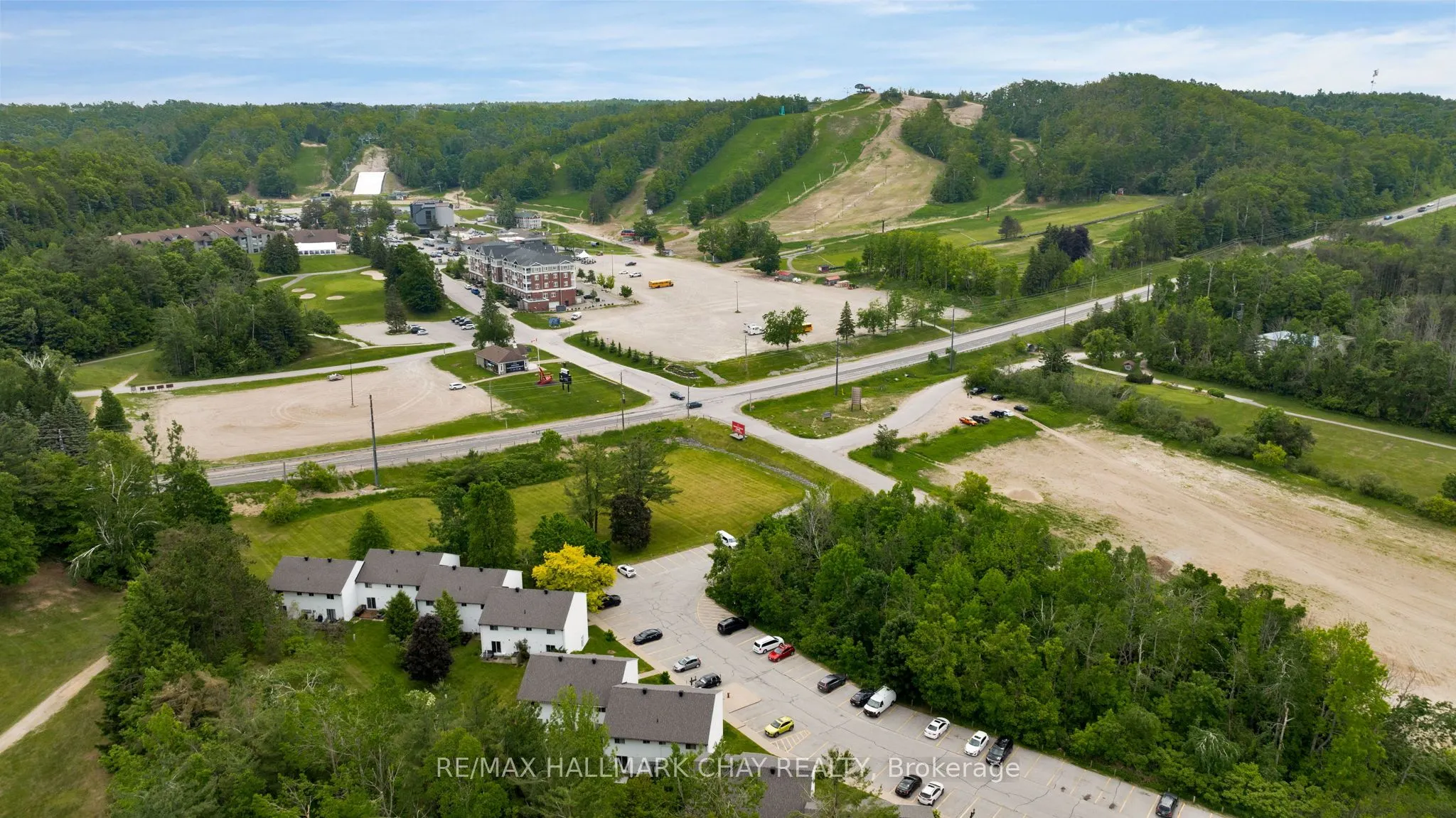 1102 Horseshoe Valley Road W, #216