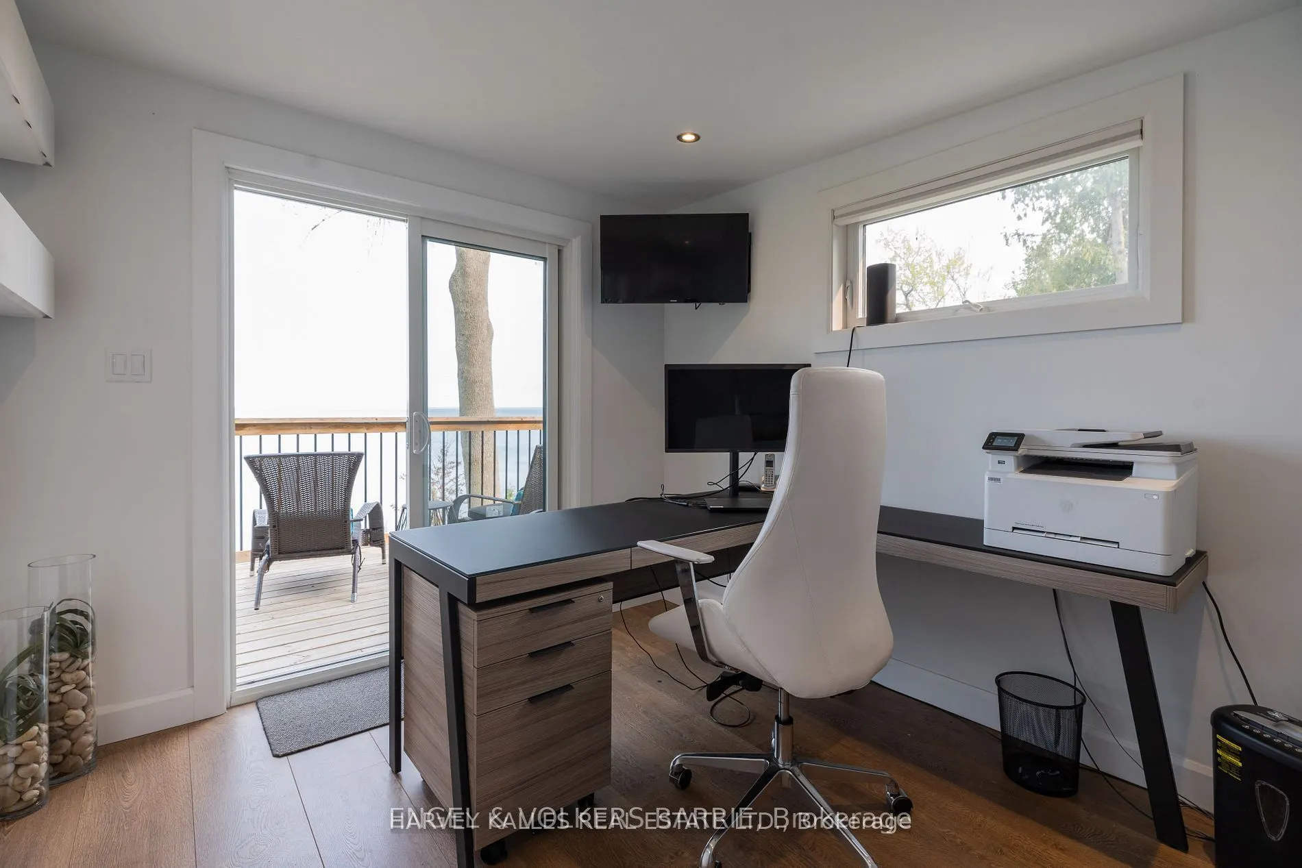 2369 Lakeshore Road E