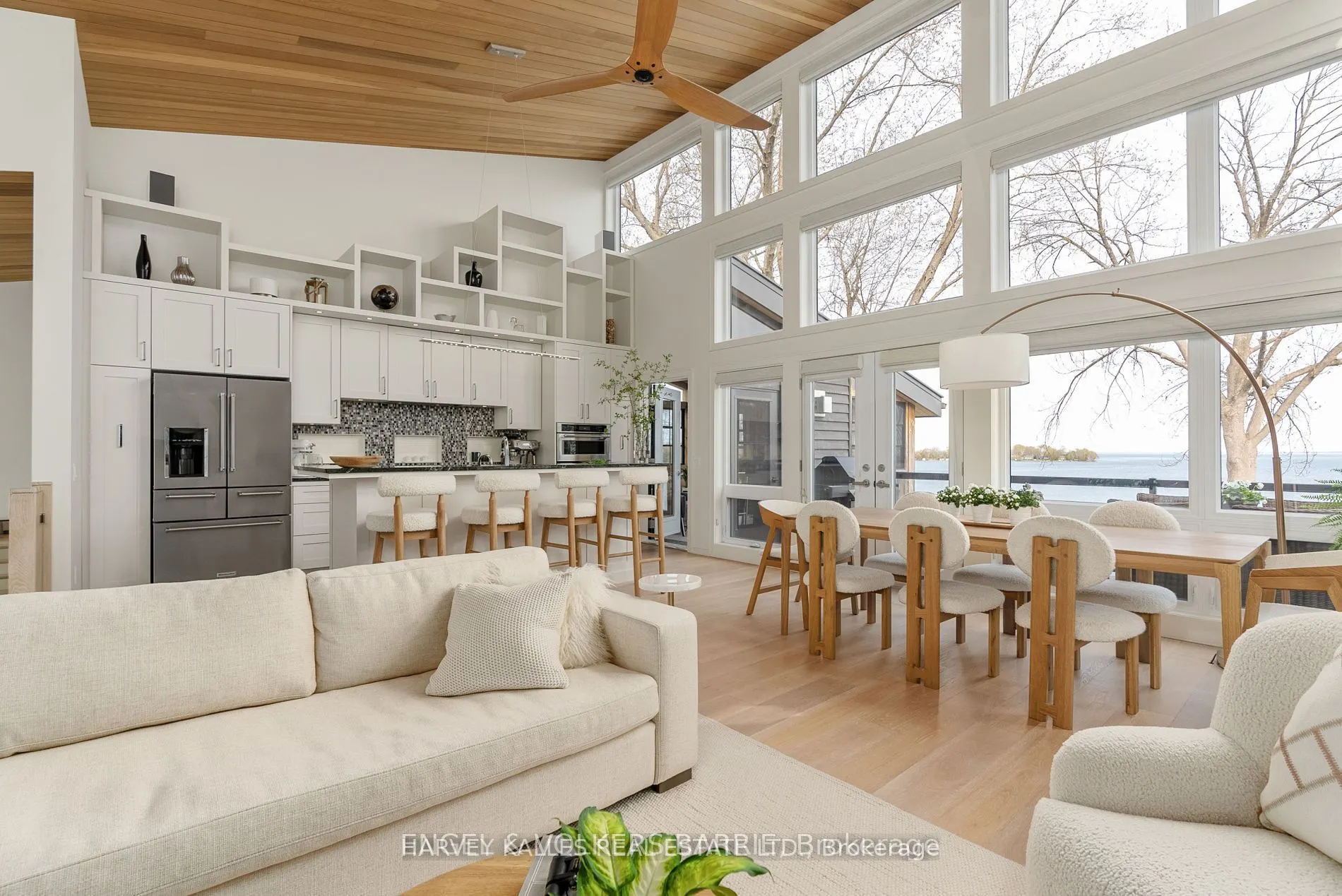 2369 Lakeshore Road E