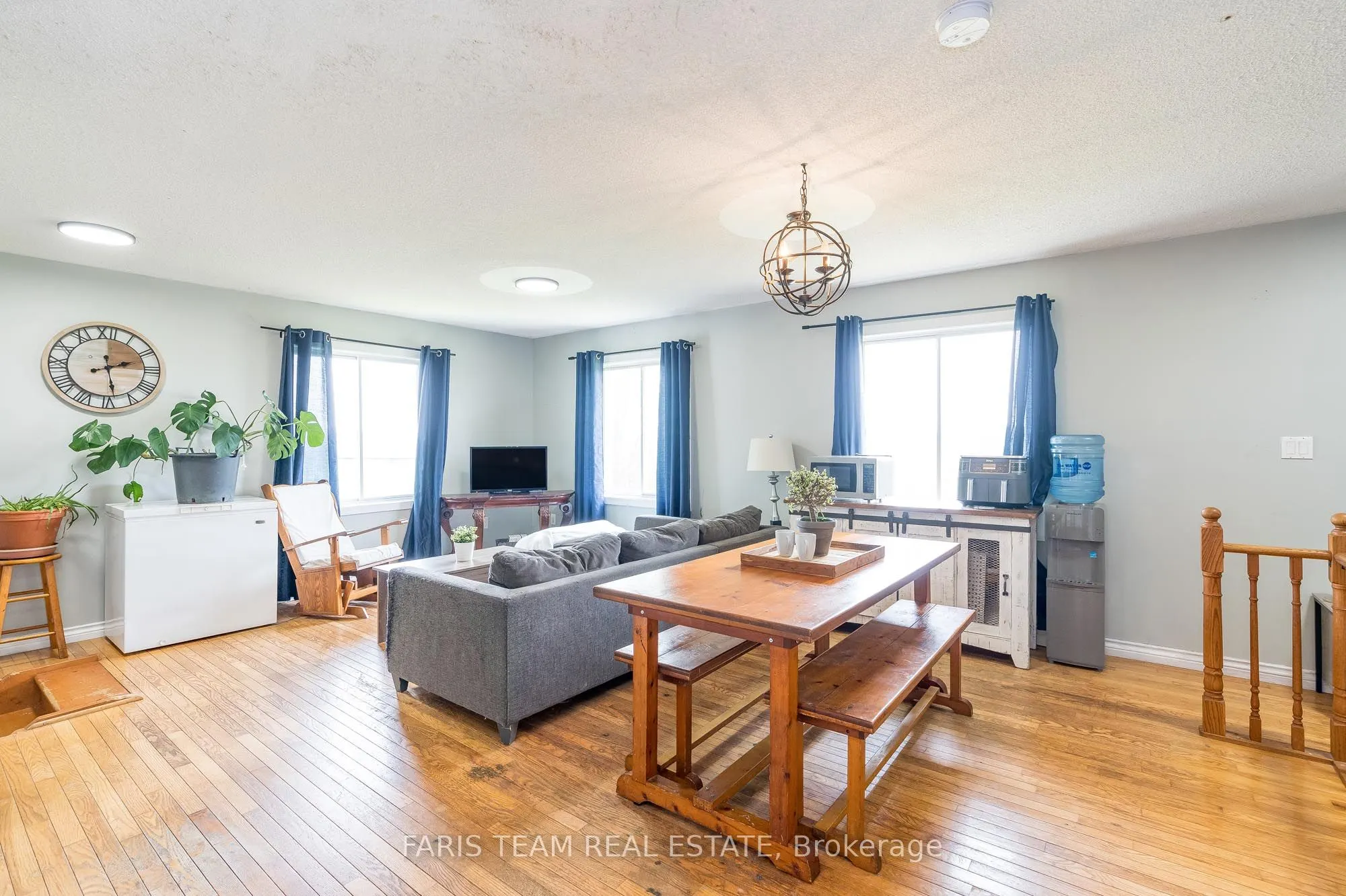 160 Lafontaine Road W