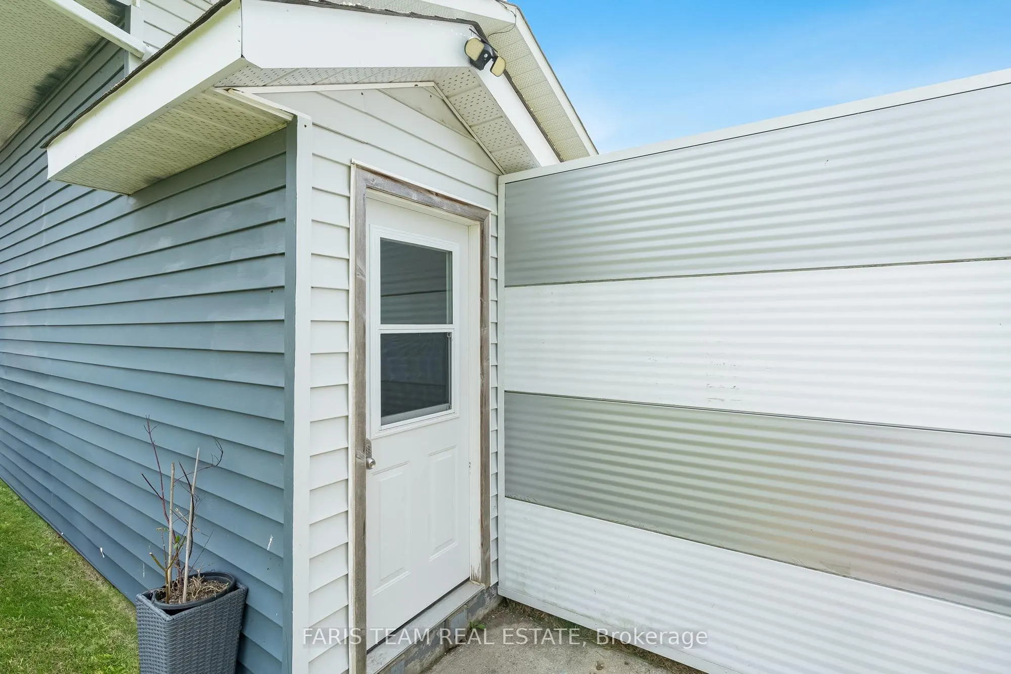 160 Lafontaine Road W
