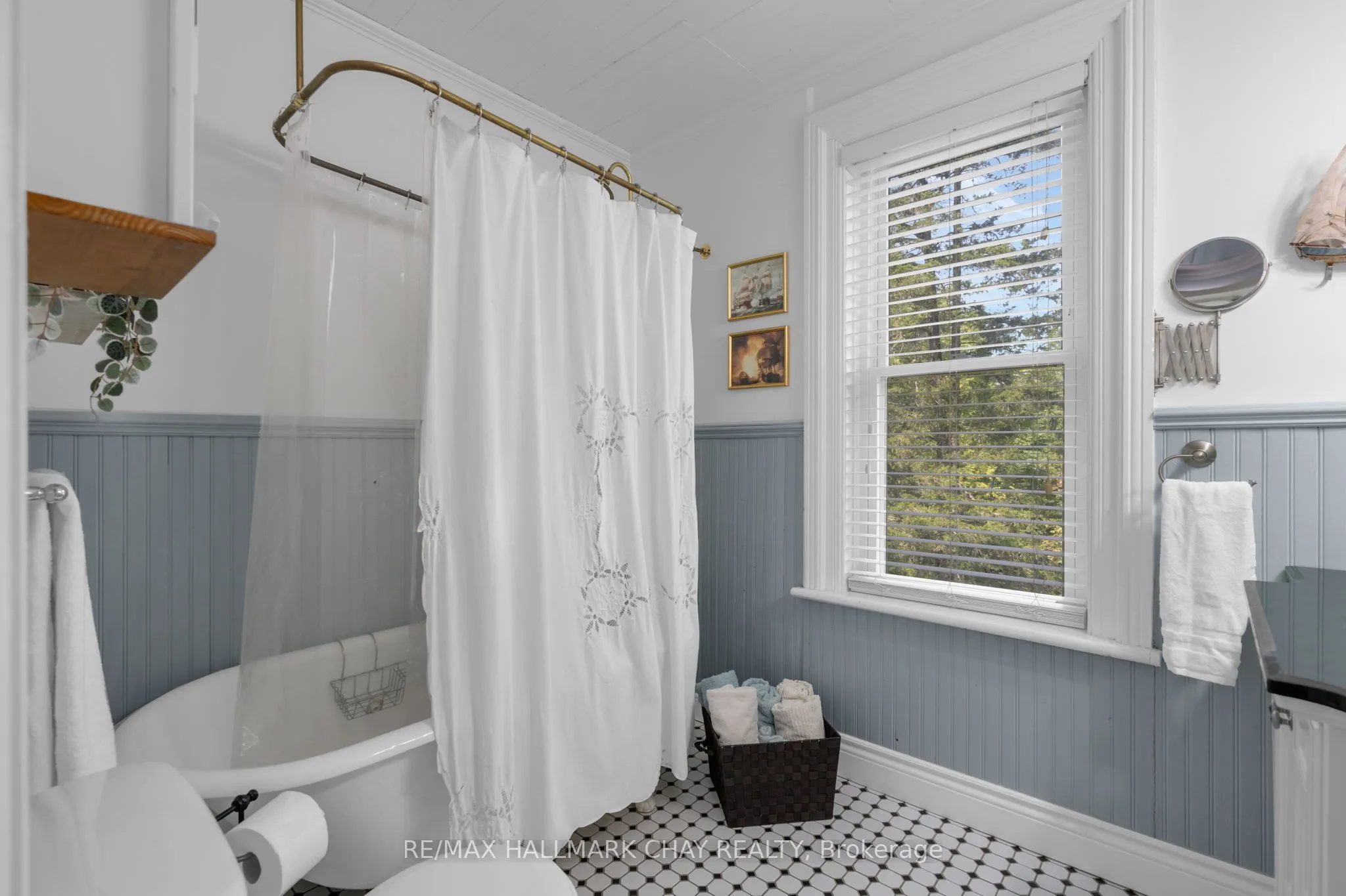 4950 Penetanguishene Road