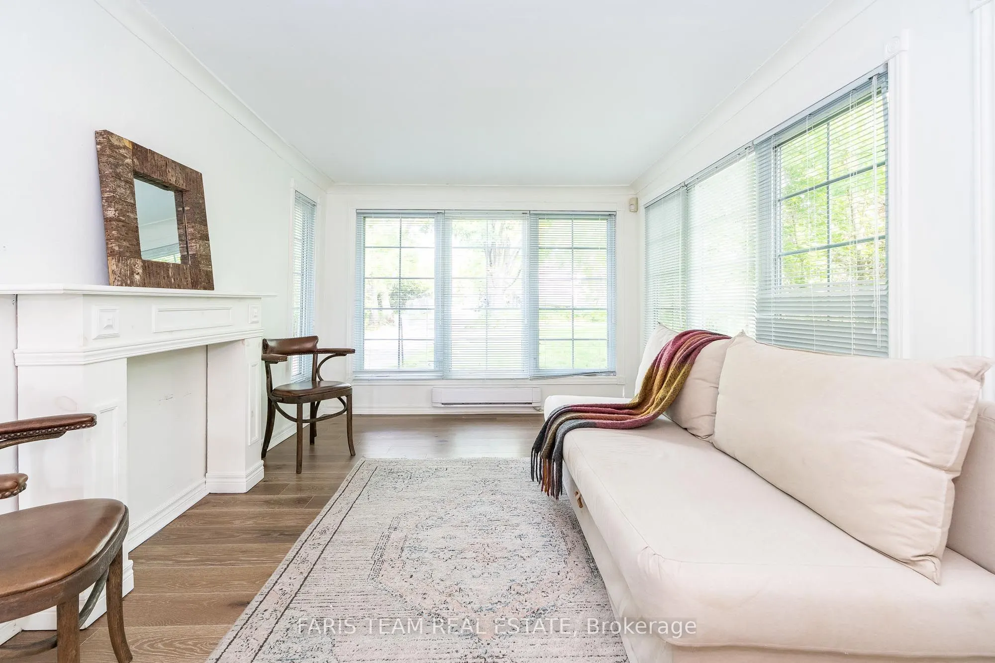 1075 Lakeshore Road E
