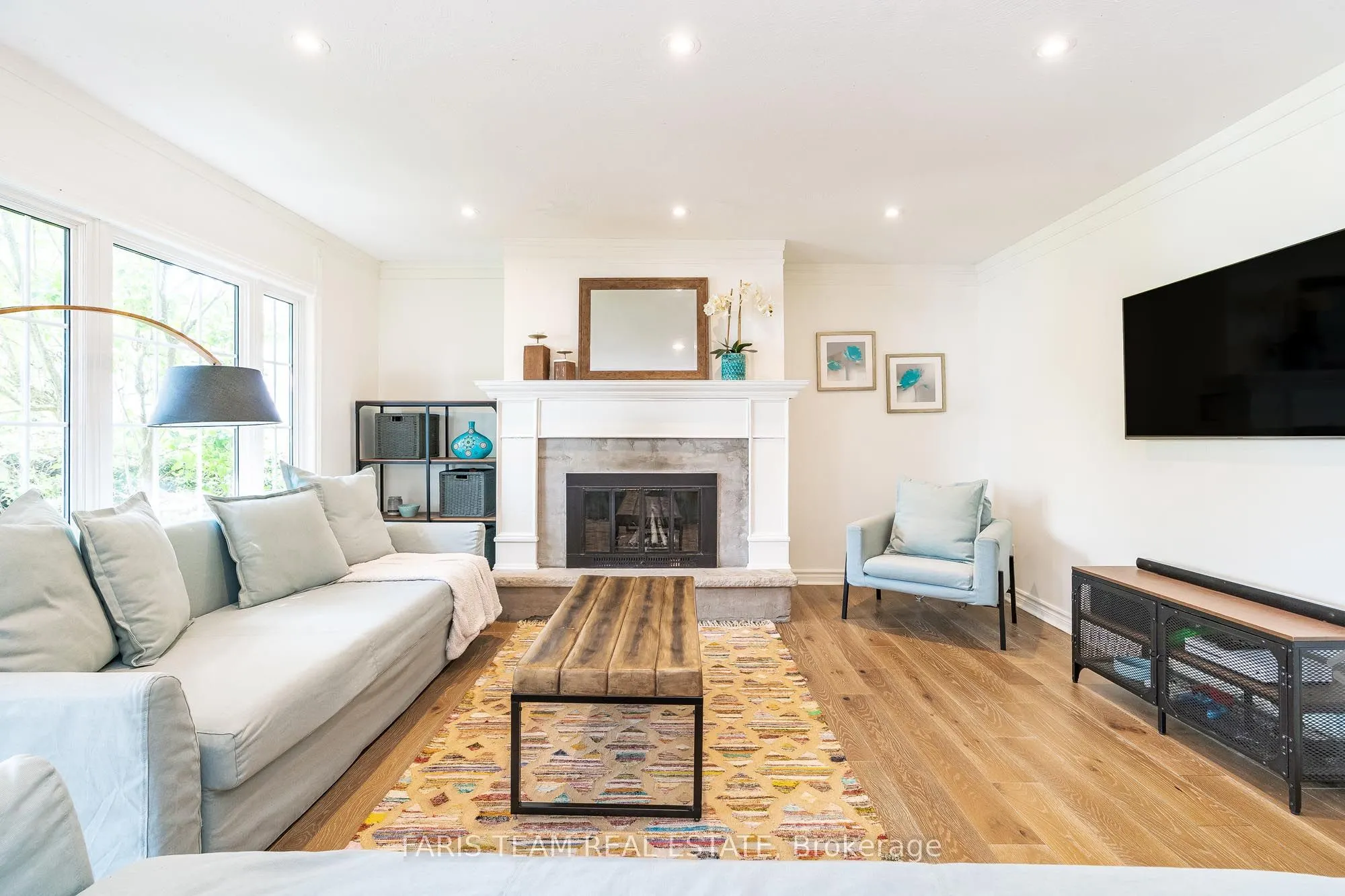 1075 Lakeshore Road E