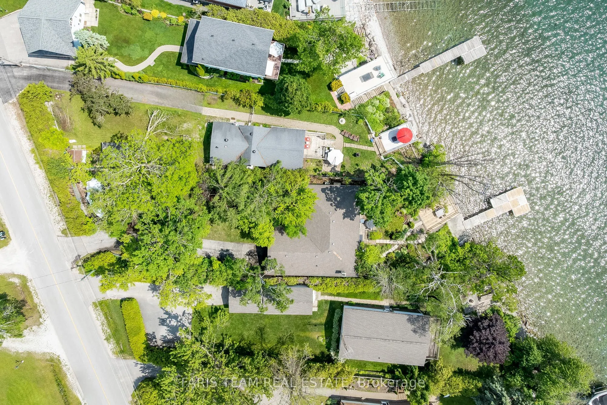 1075 Lakeshore Road E
