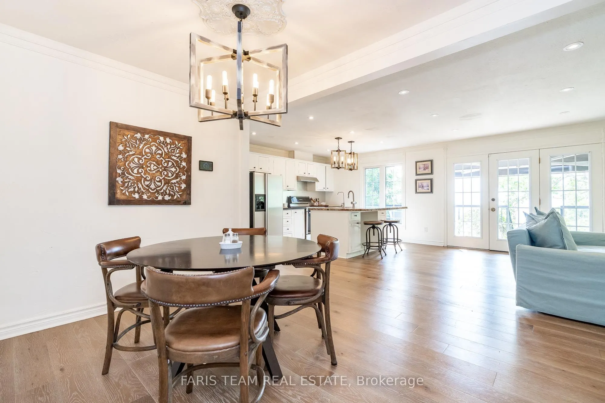 1075 Lakeshore Road E