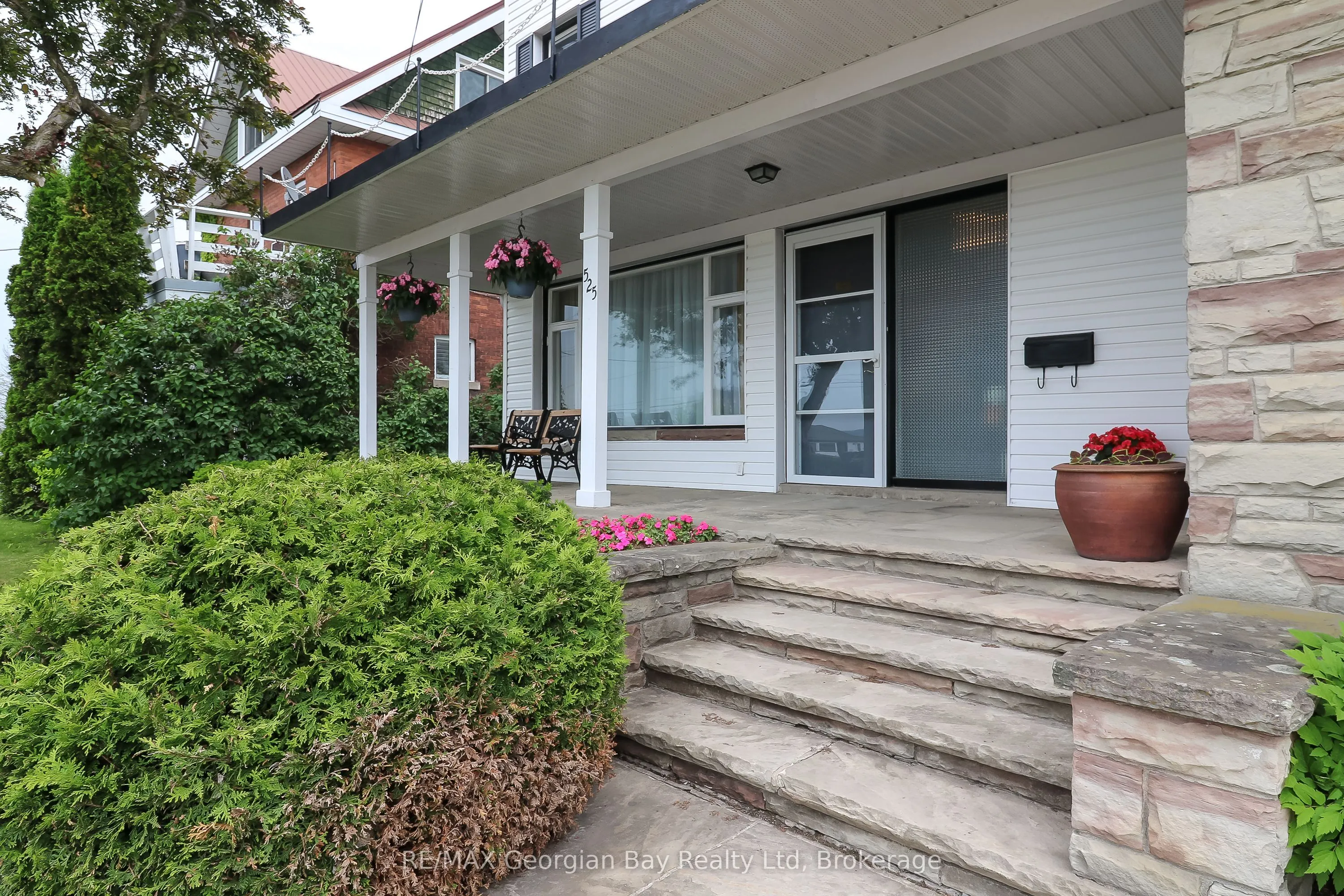 525 Yonge Street
