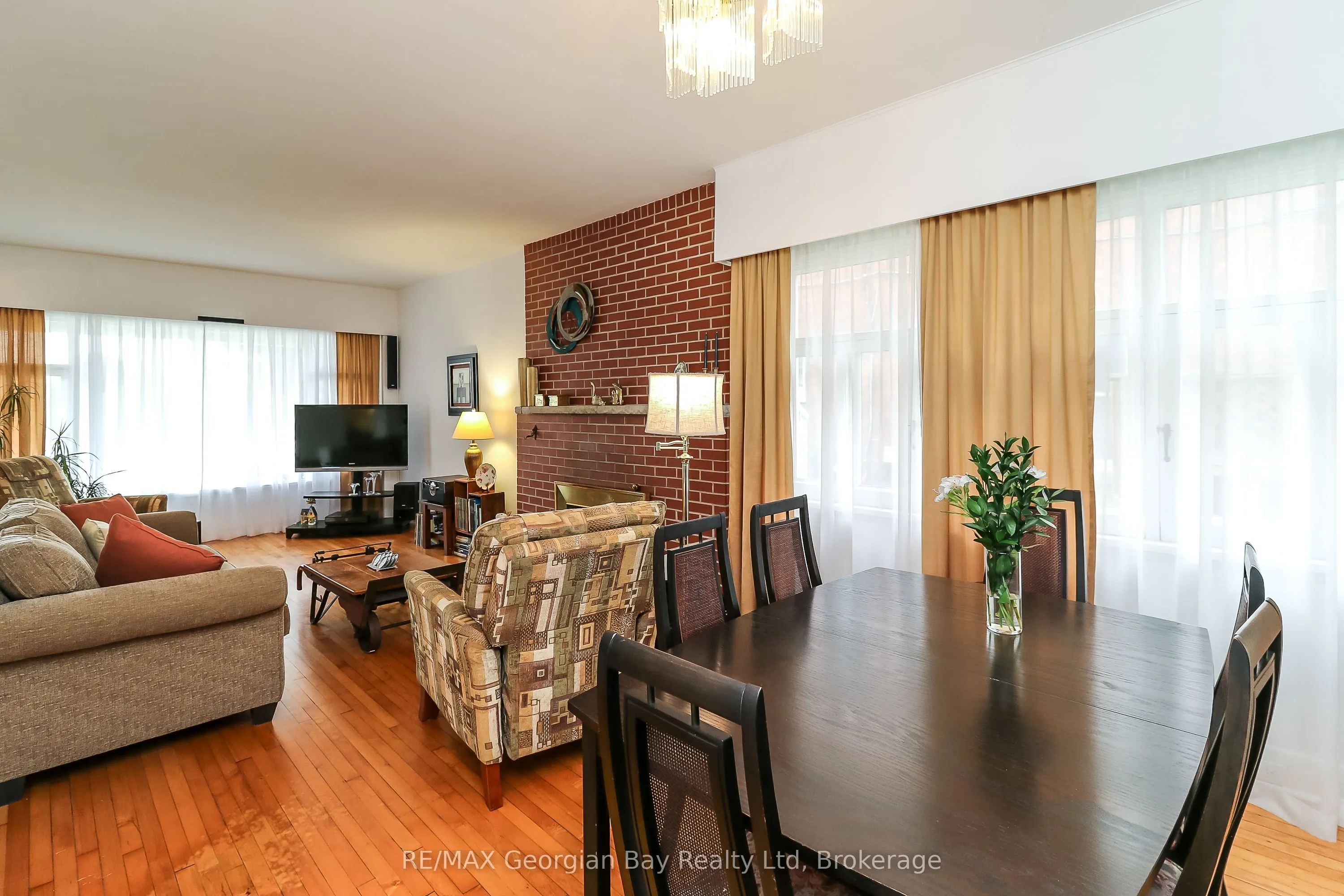 525 Yonge Street