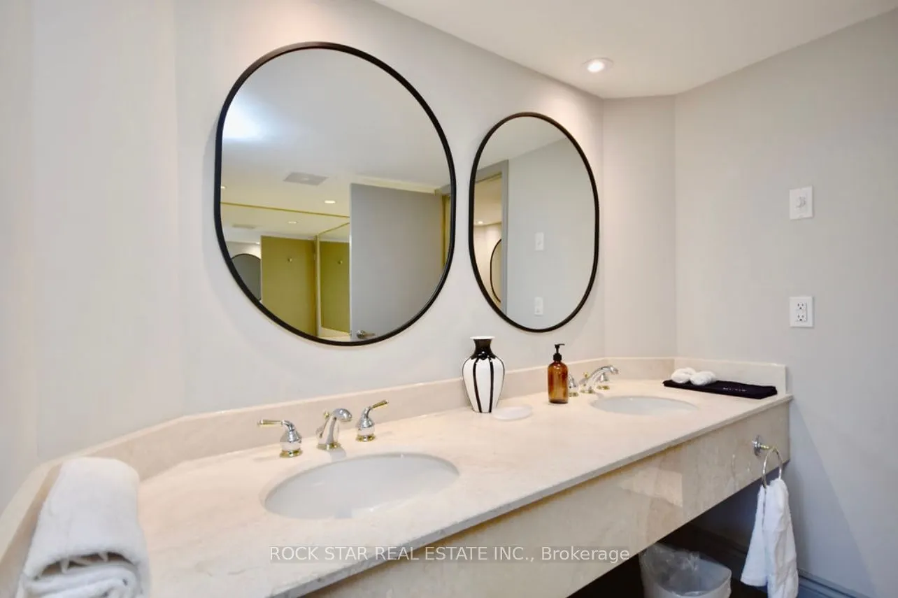 90 Highland Drive, #2496