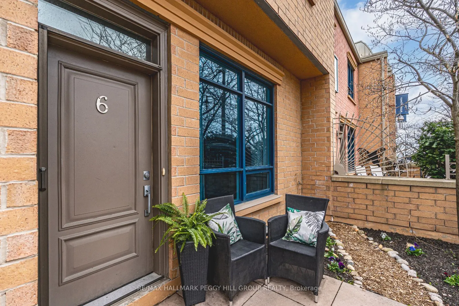 6 Victoria Street #7