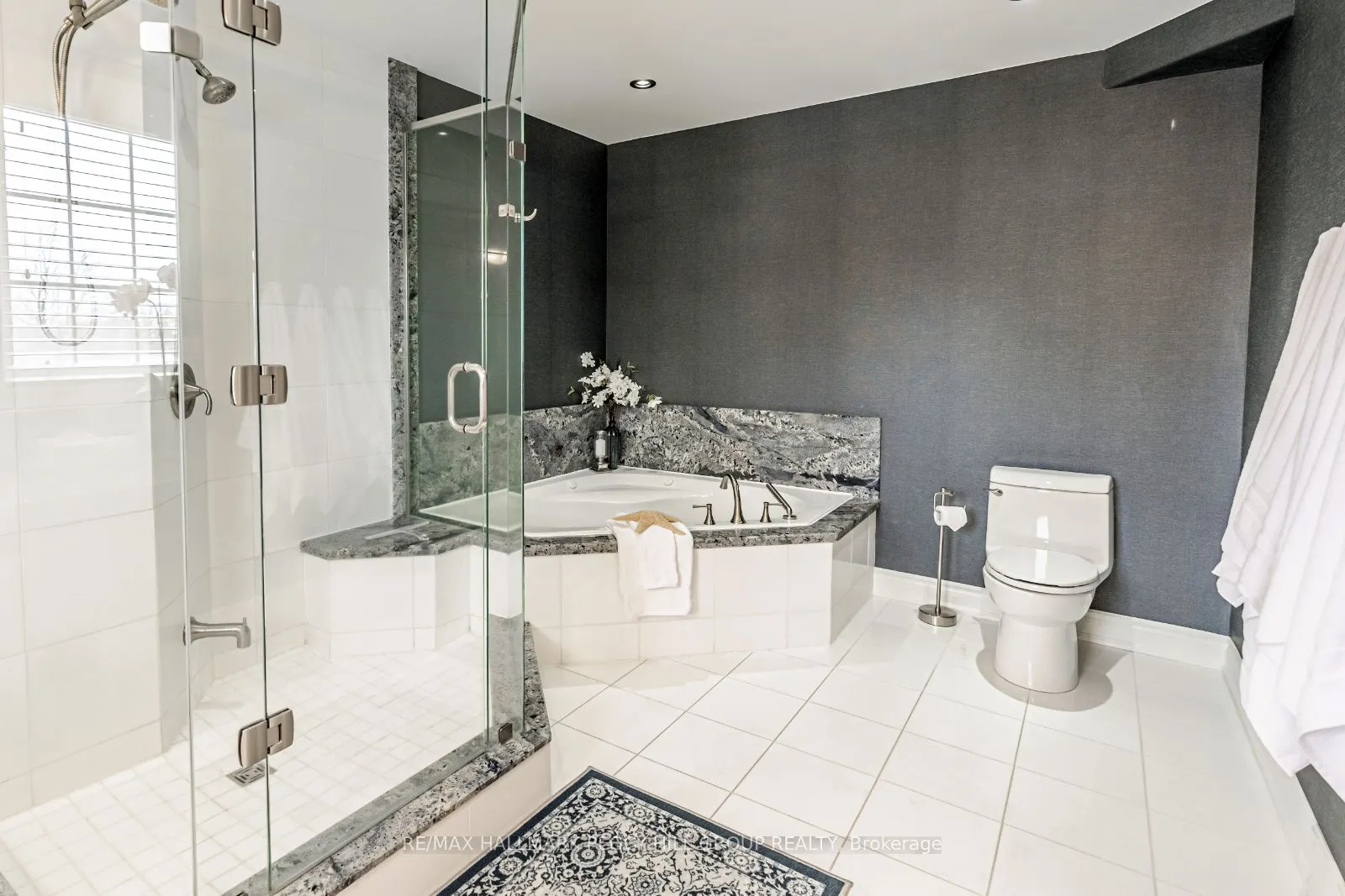 27 White Oaks Road, #12