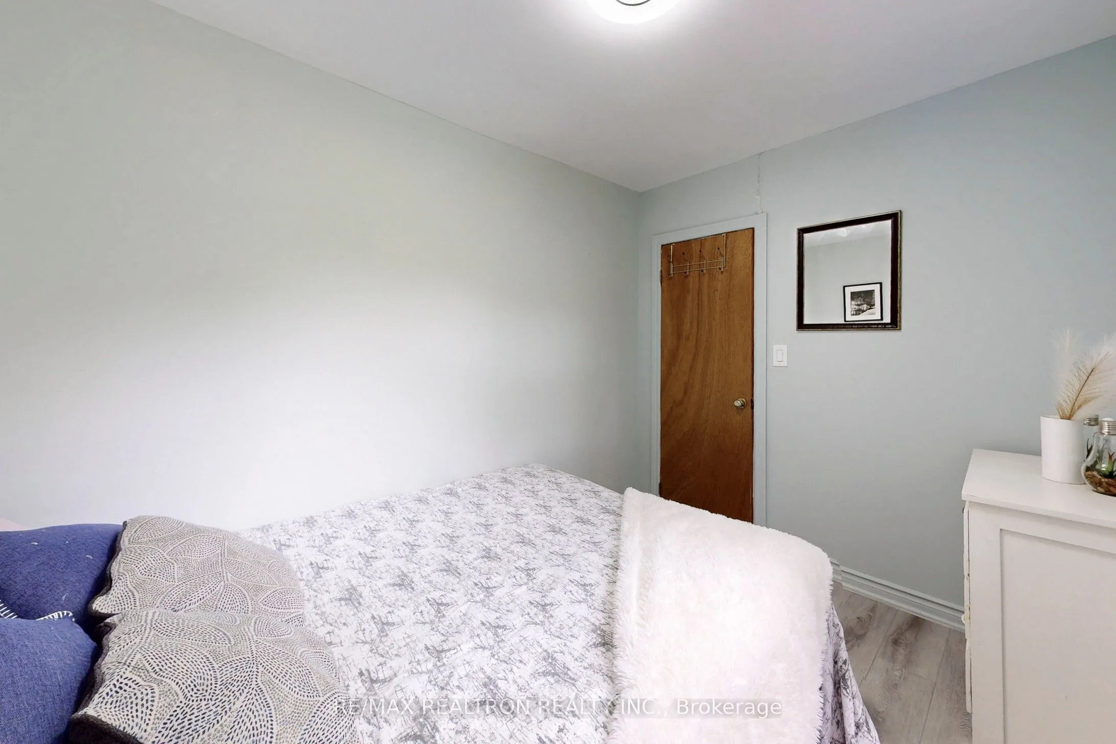 6090 Sheba Drive