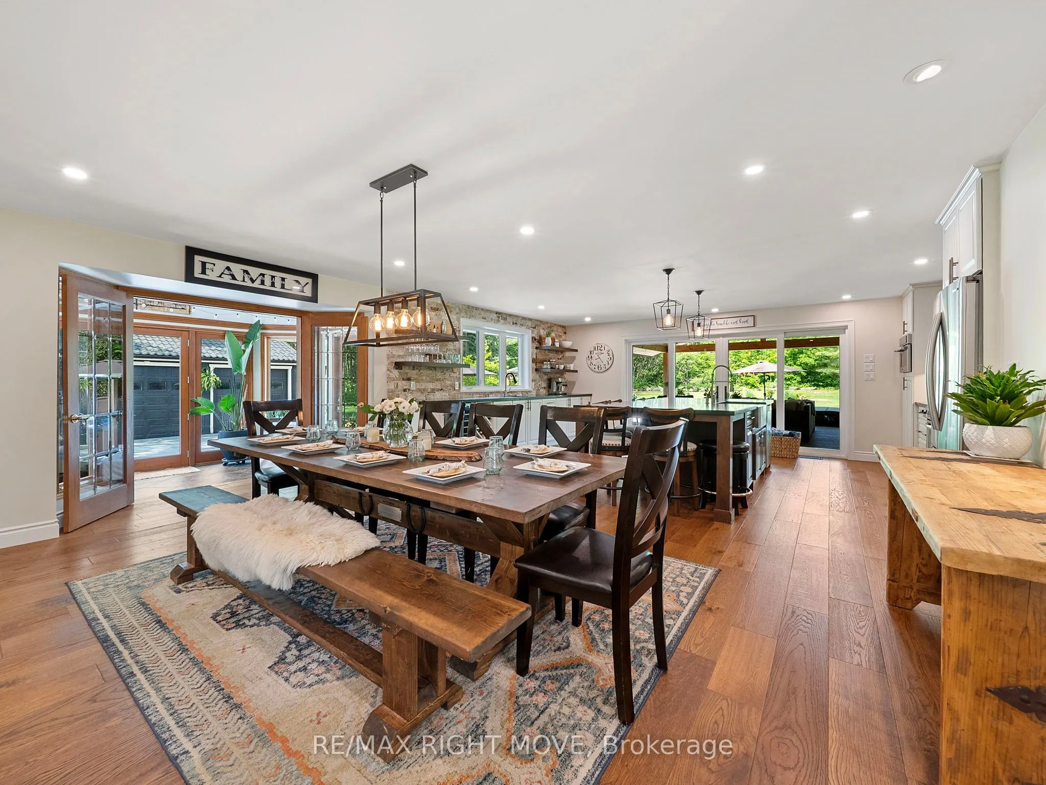 1948 Carriage Court