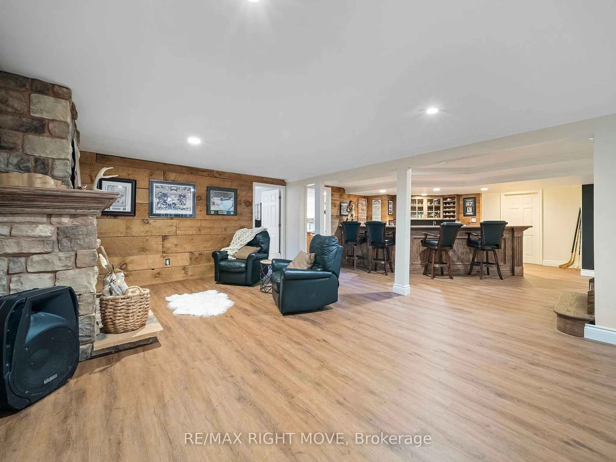 1948 Carriage Court
