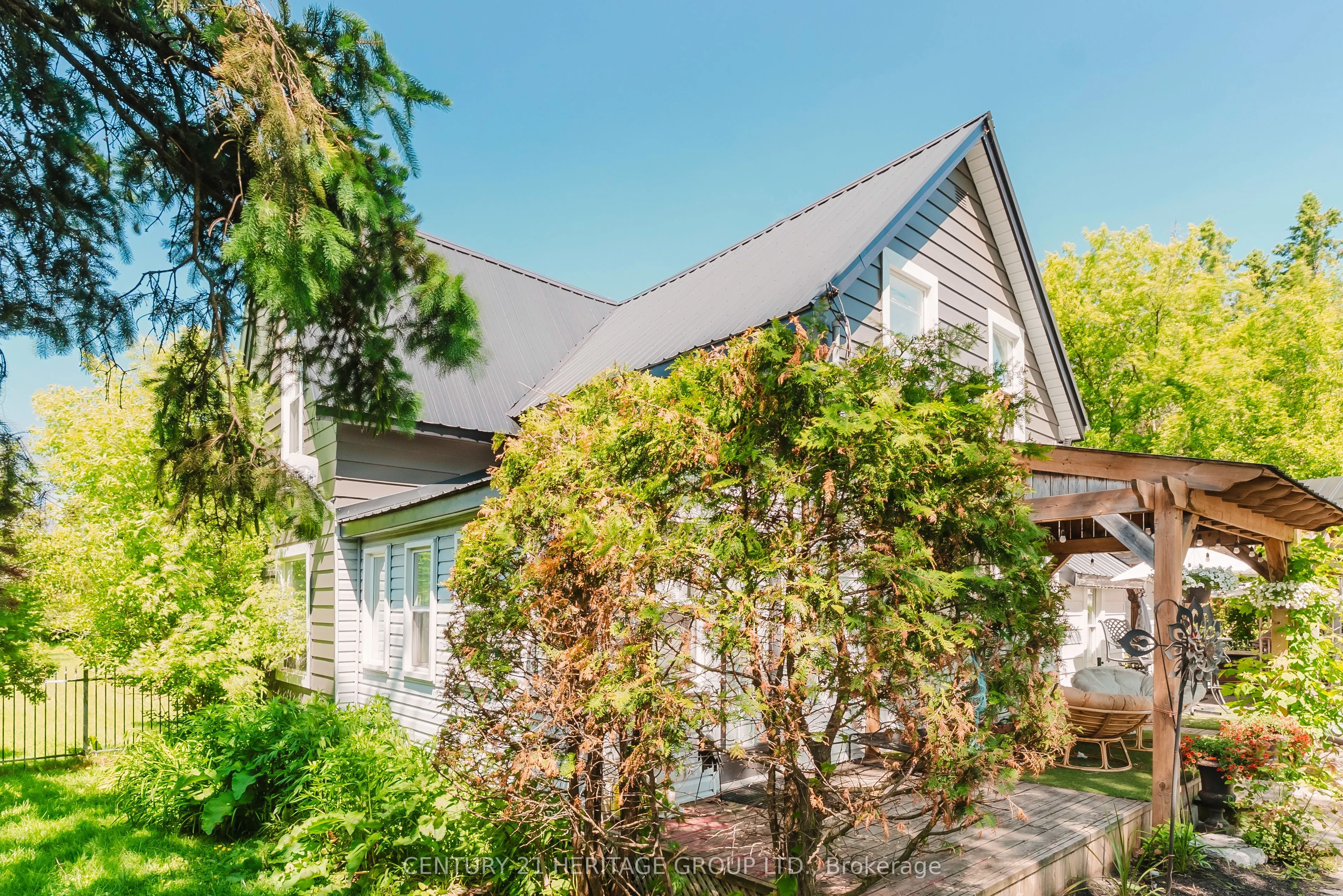 2090 Hwy 26, #on