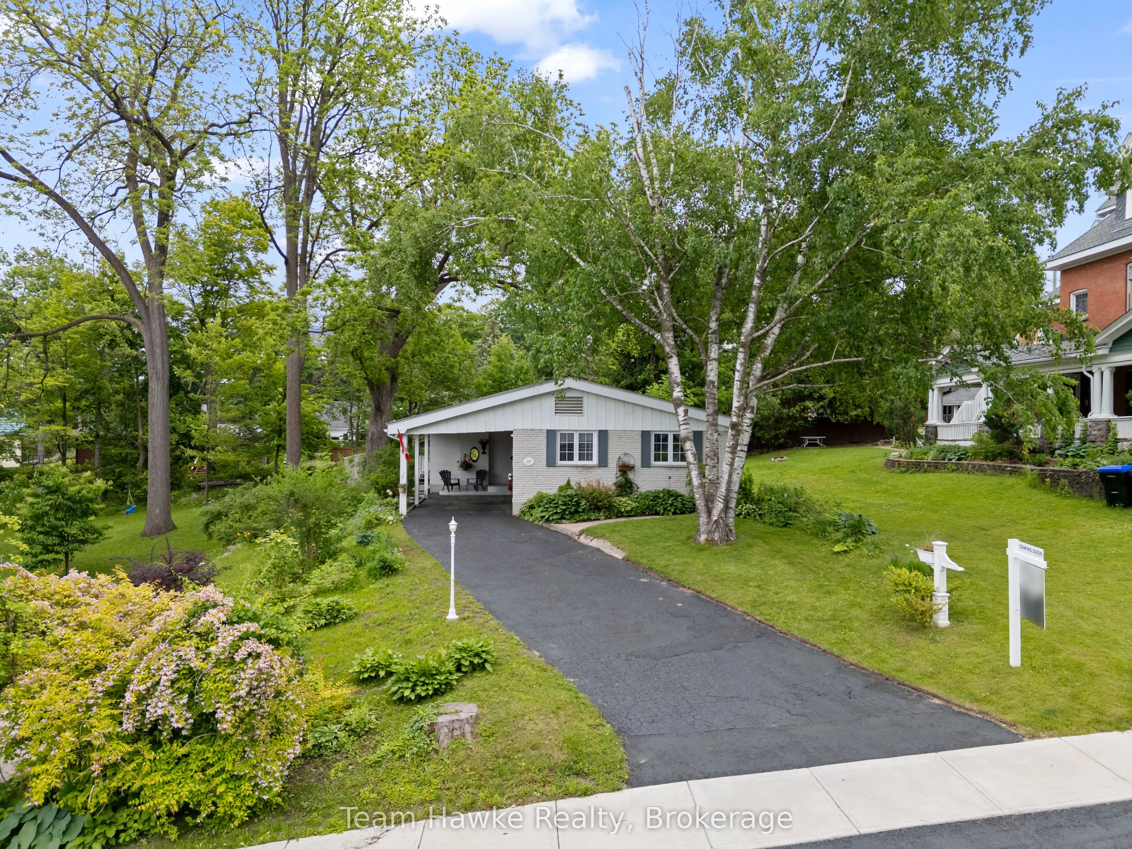 689 Dominion Avenue