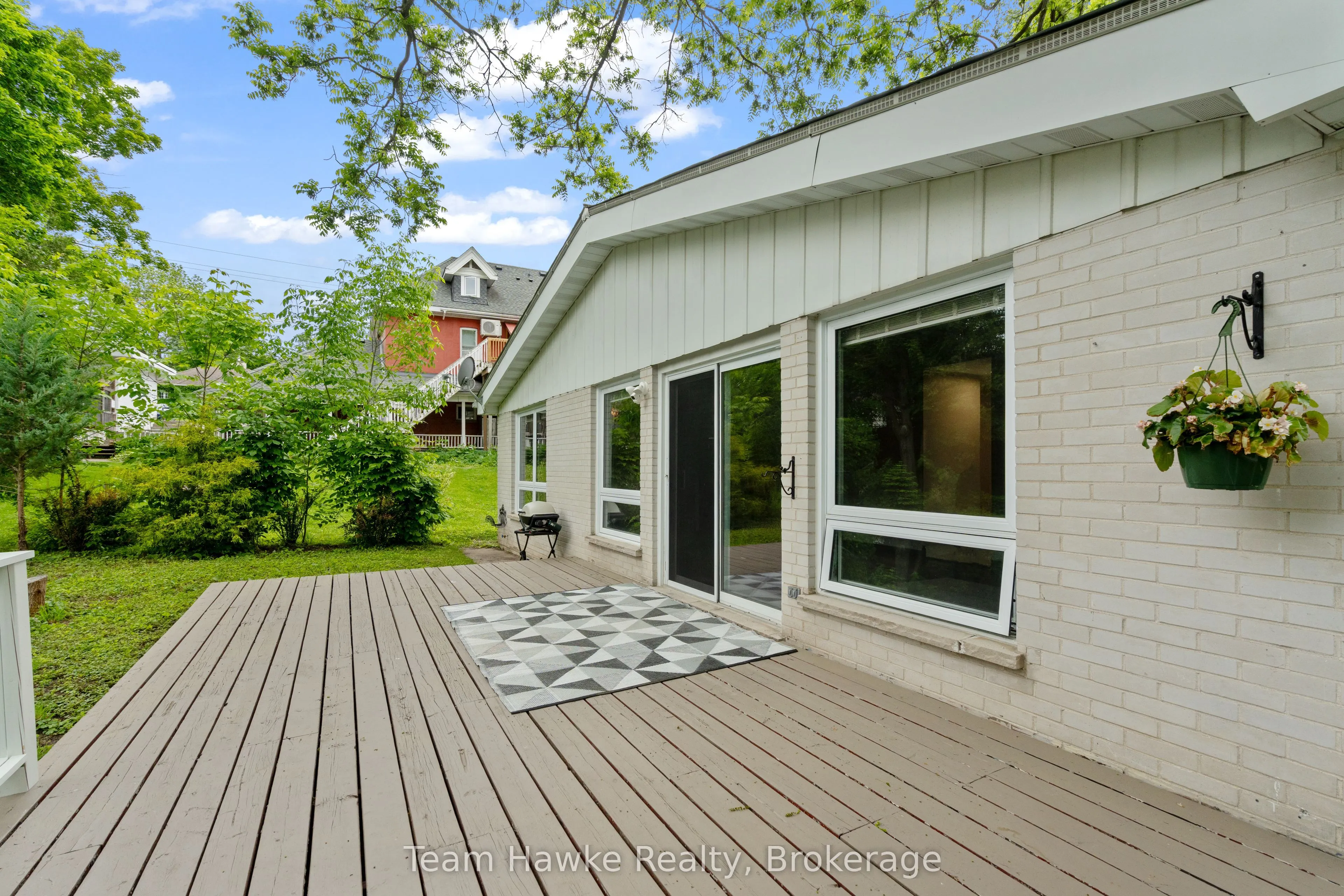 689 Dominion Avenue