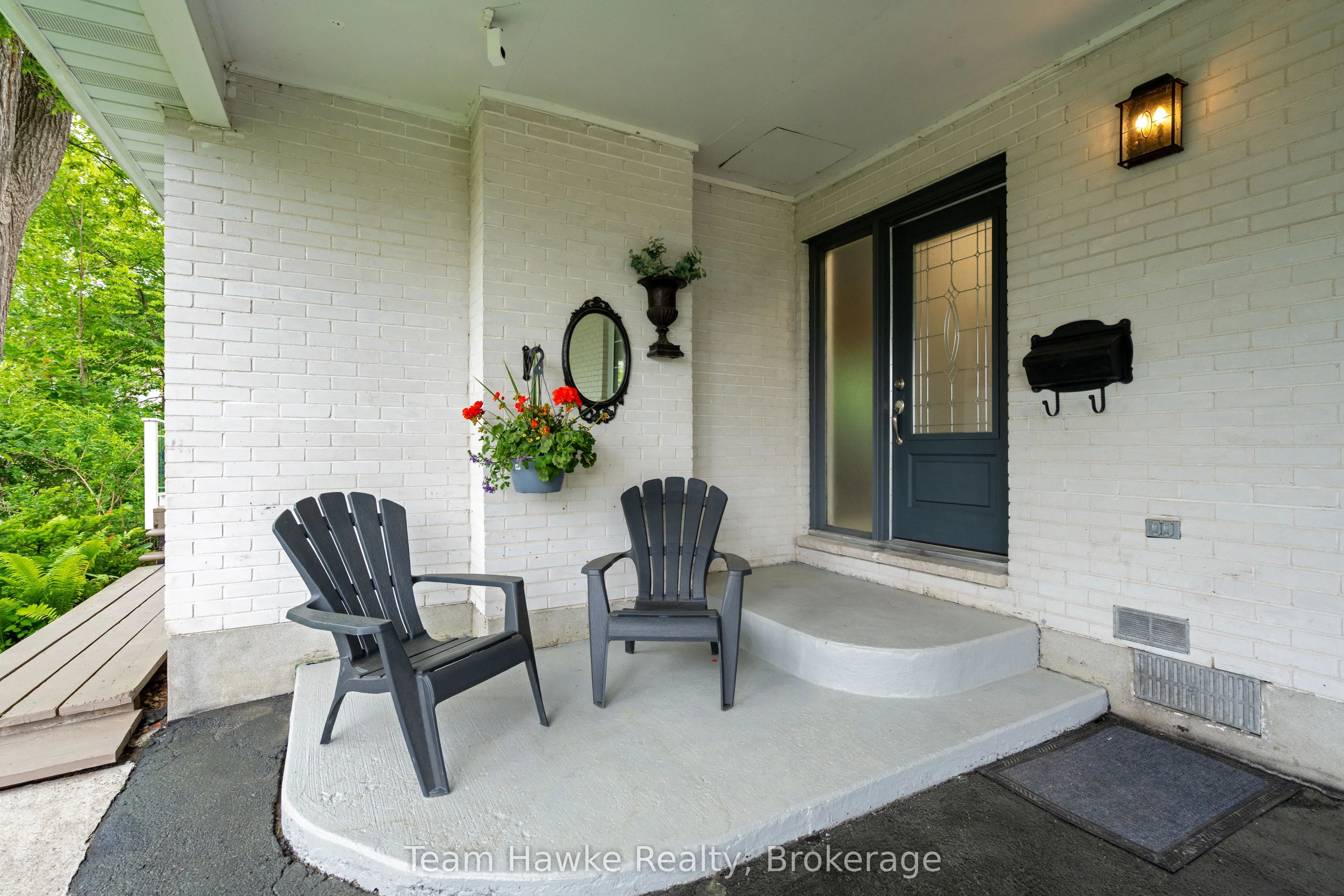 689 Dominion Avenue