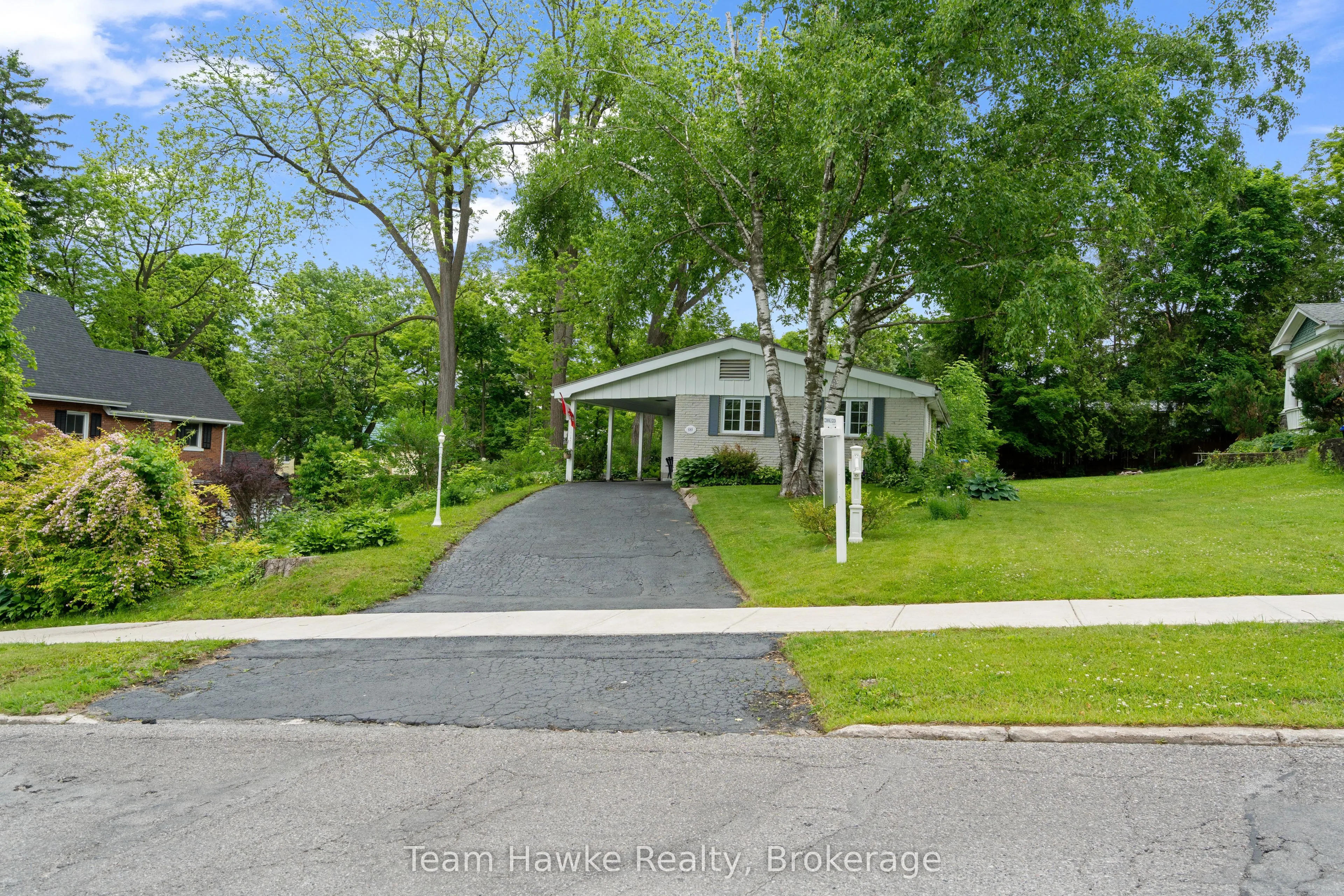 689 Dominion Avenue