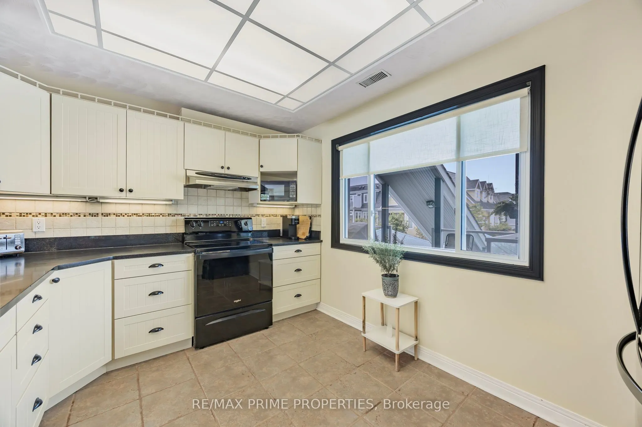 585 Atherley Road, #201