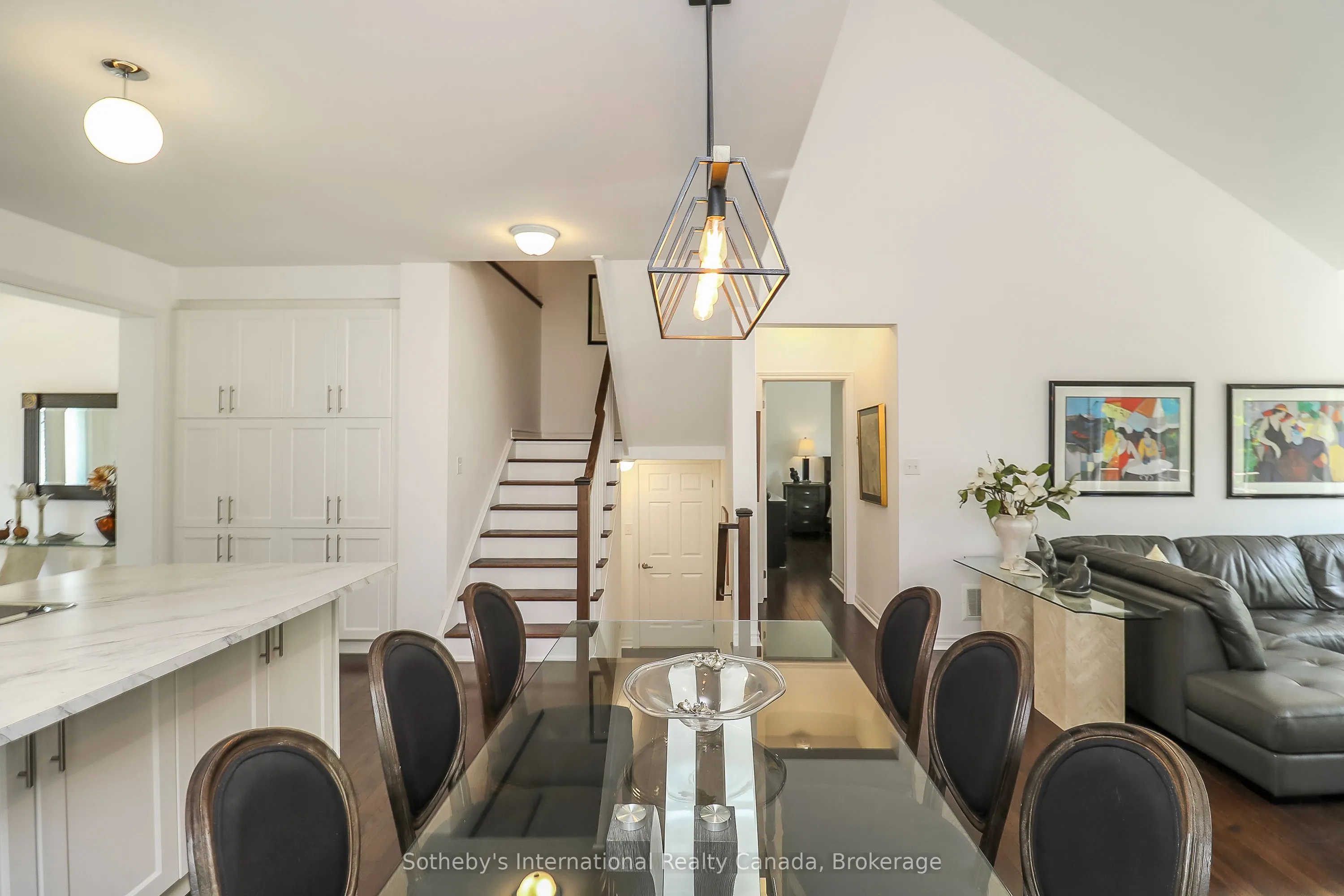 36 KIRBY Avenue