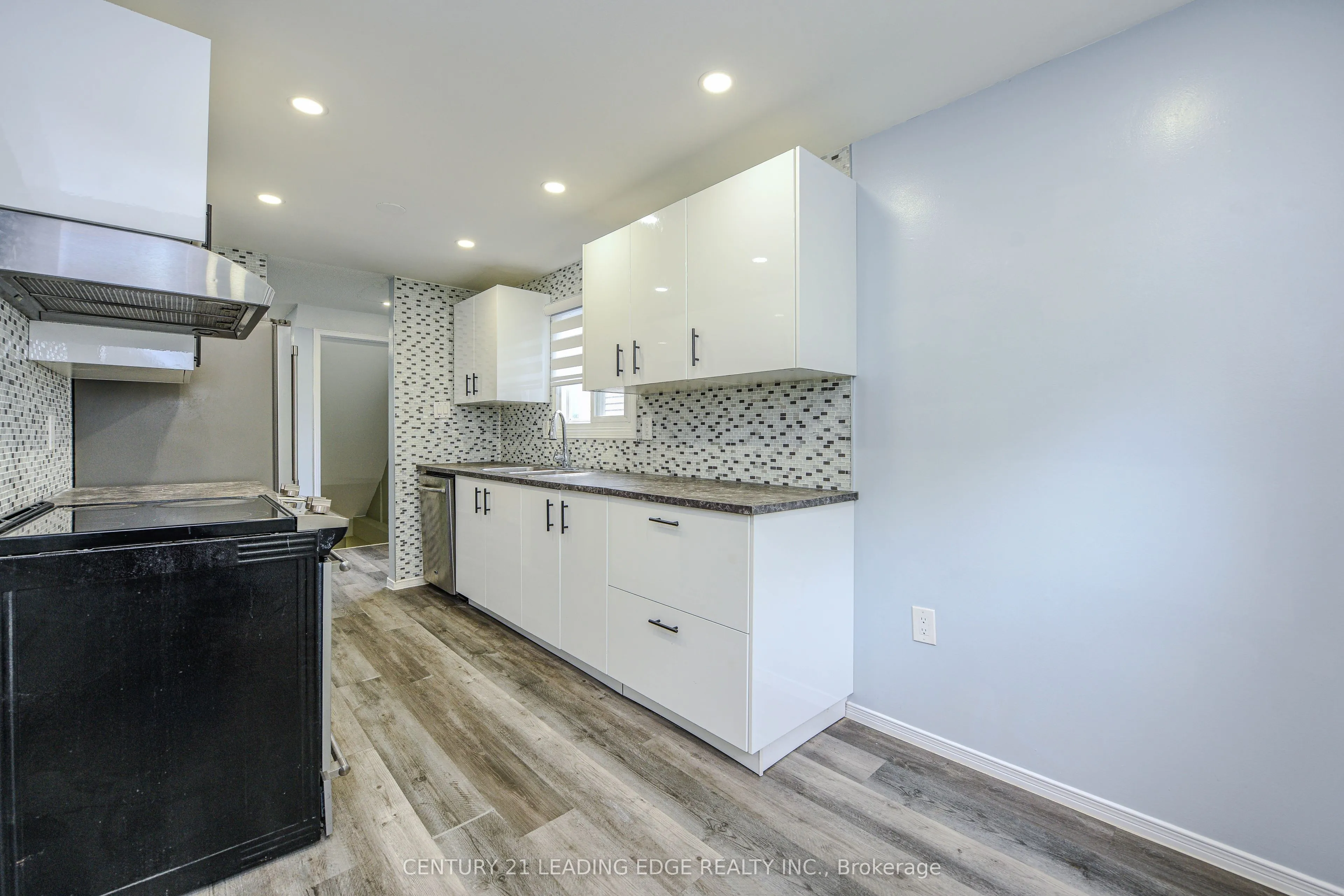 169 Hickling Trail